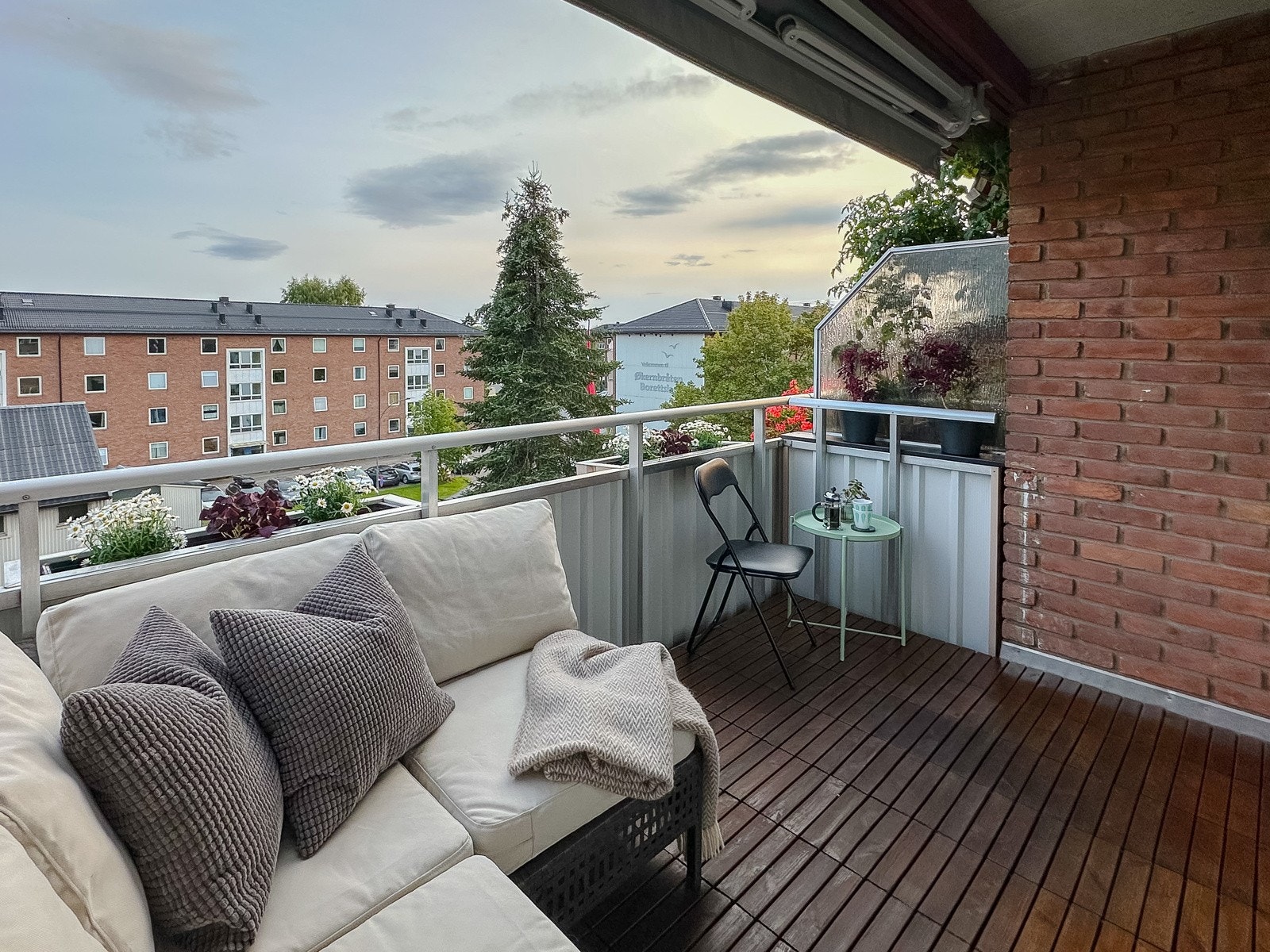 Supre solforhold med sol fra ca. kl. 08.00/09.00 til 19.00 sommerstid! Galleribilde