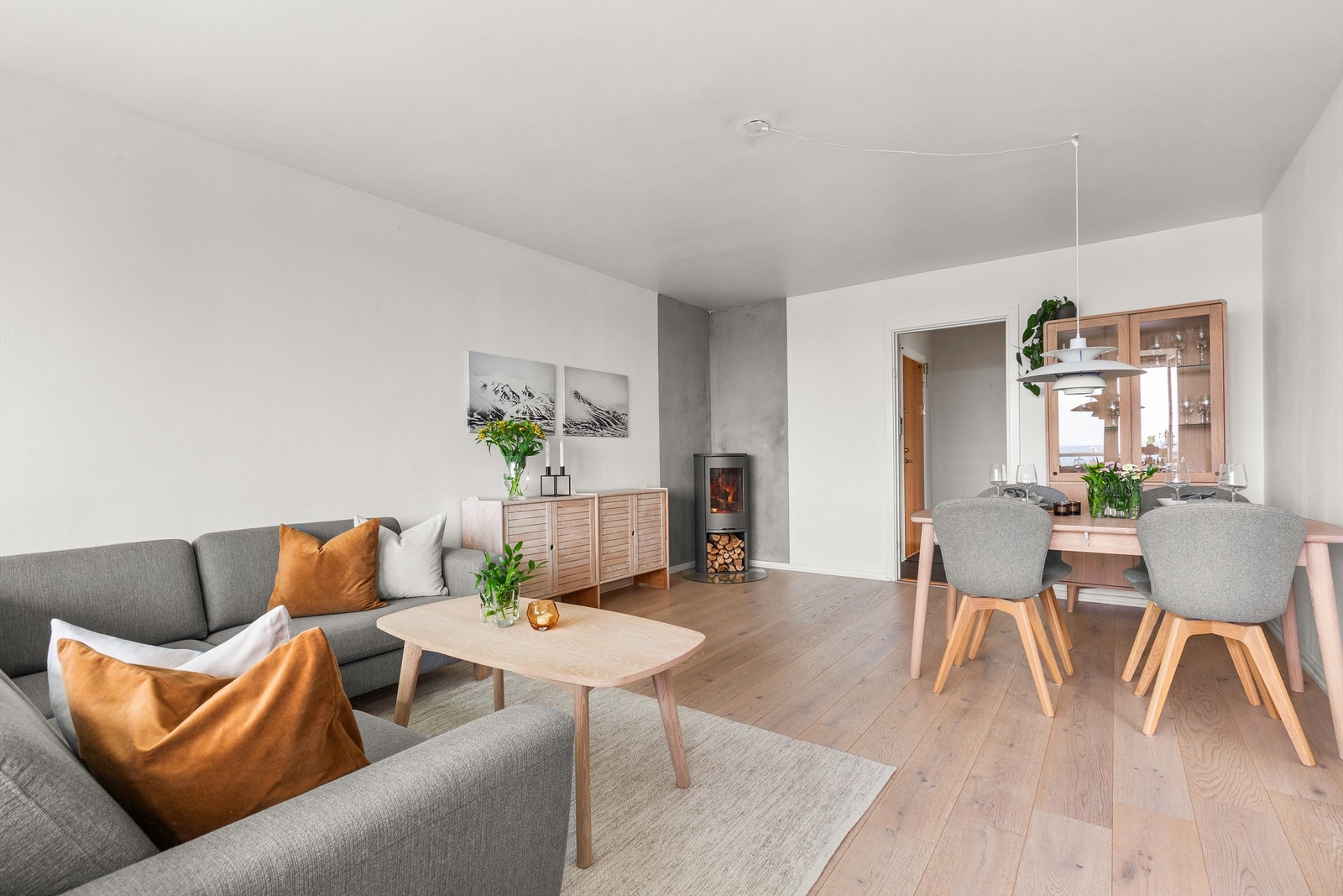 Det er også en naturlig og fin plass til å møblere med et spisebord. Galleribilde