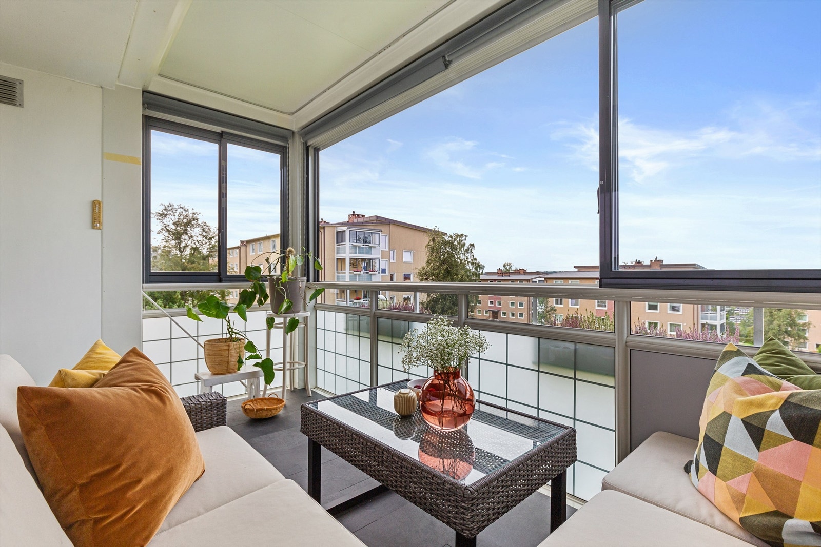 Simen Istre Grevskott v/Krogsveen har gleden av å presentere Mekanikerveien 10! Galleribilde