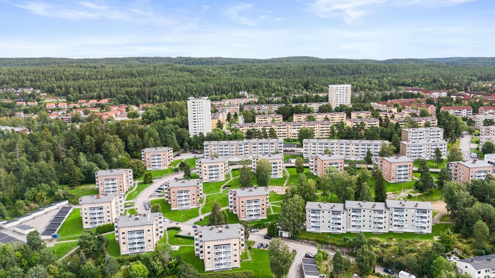 Det er også gangavstand til marka med flotte turområder. Galleribilde