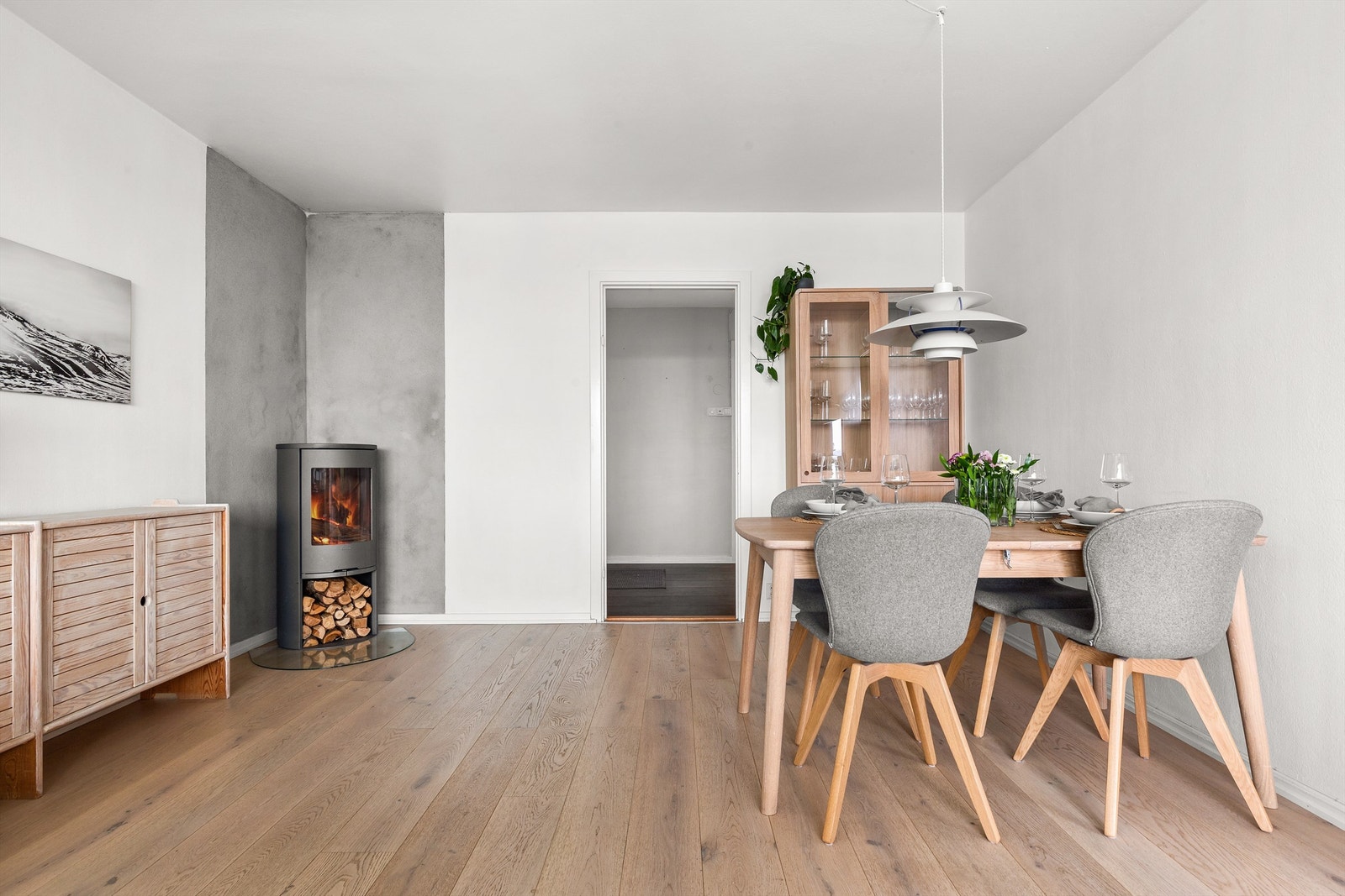 Her kan du invitere venner og familie på hyggelige middagsselskaper. Galleribilde