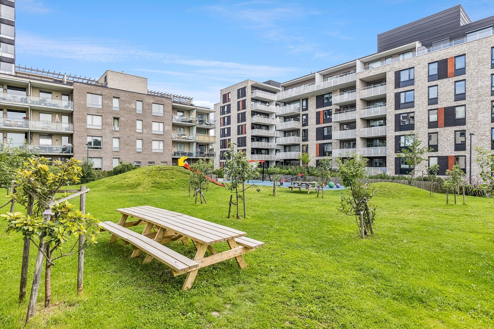 Uteområde er fantastisk, grønt og frodig. Galleribilde