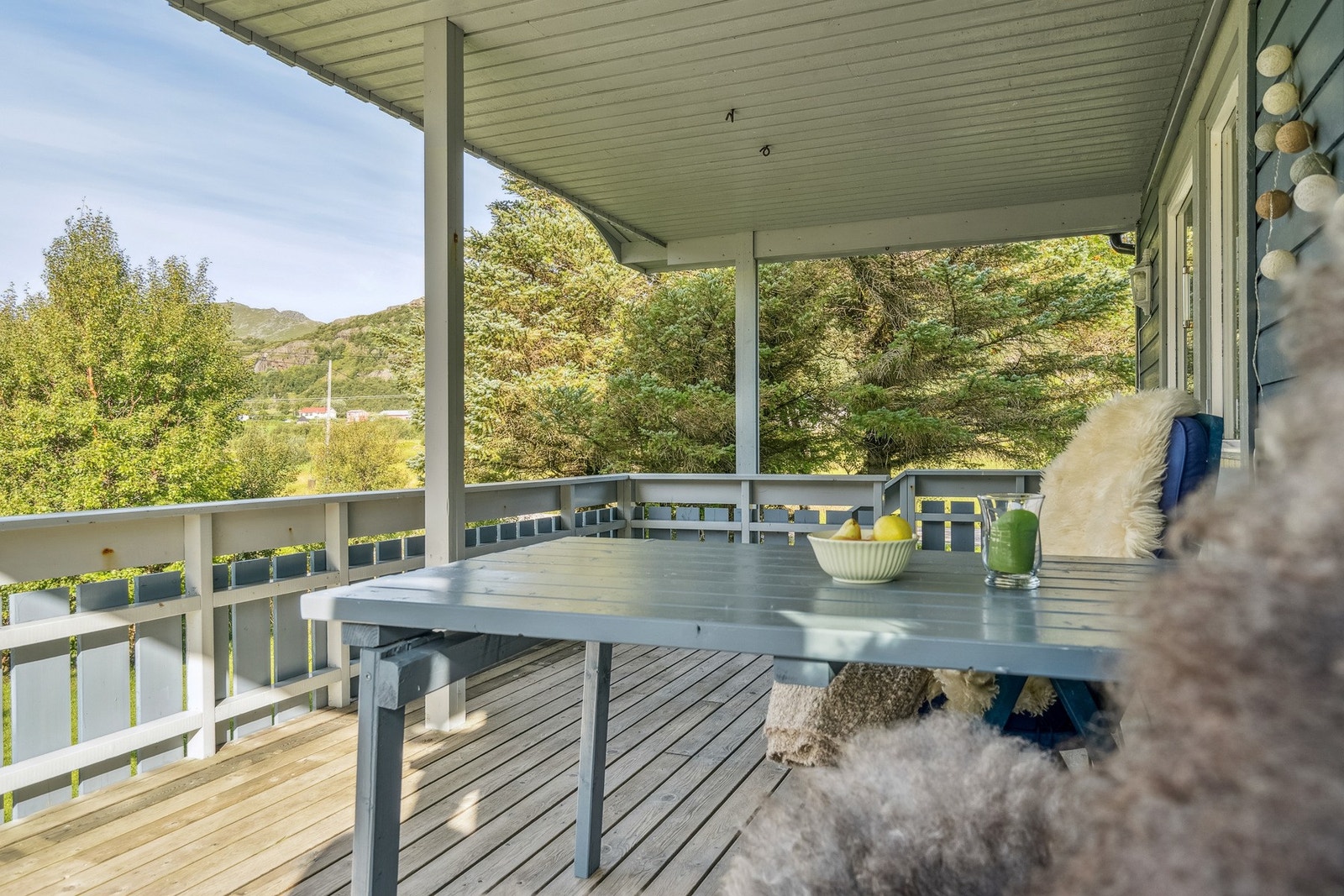 Her kan du sitte ute selv om det yrer litt i lufta. Galleribilde