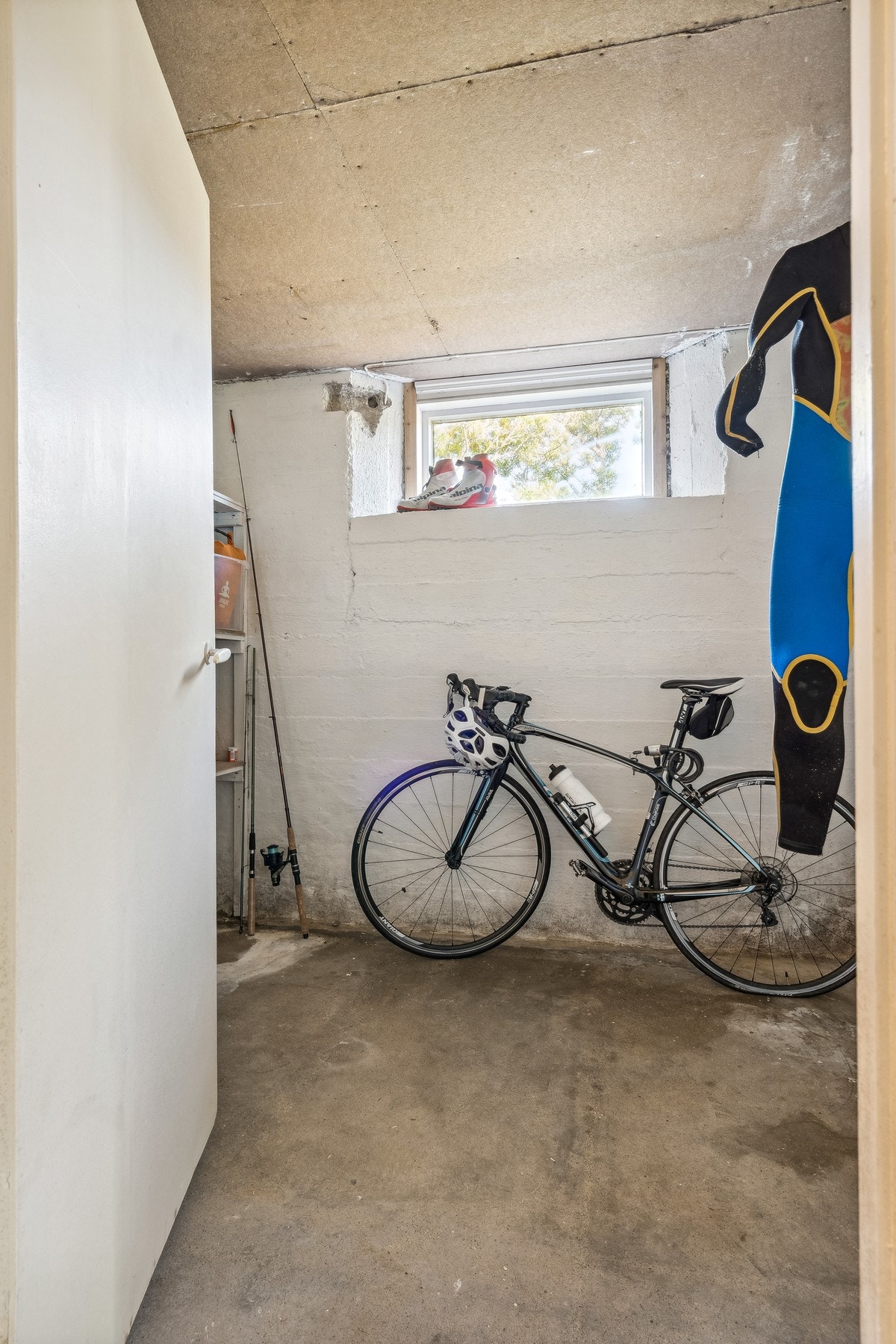 God plass til lagring av diverse utstyr. Galleribilde