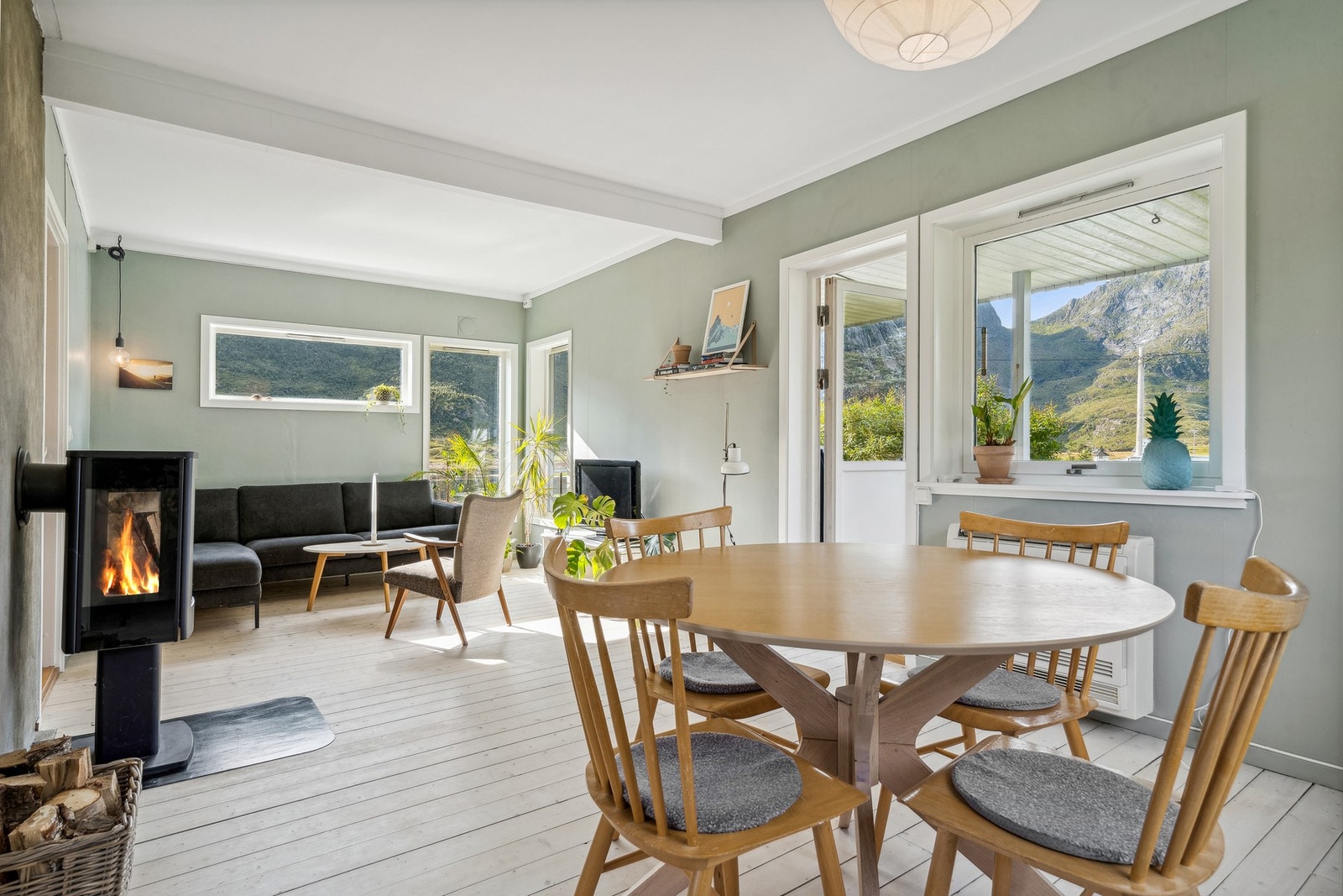 Tidsriktige fargevalg på overflatene. Galleribilde