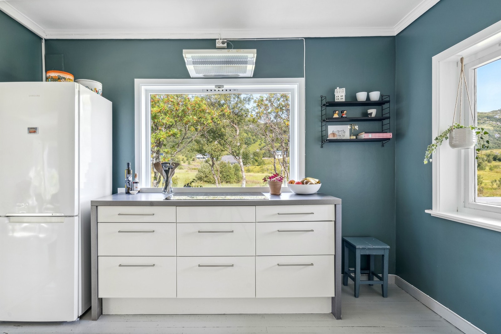 Lyst og fint kjøkken av god størrelse. Galleribilde