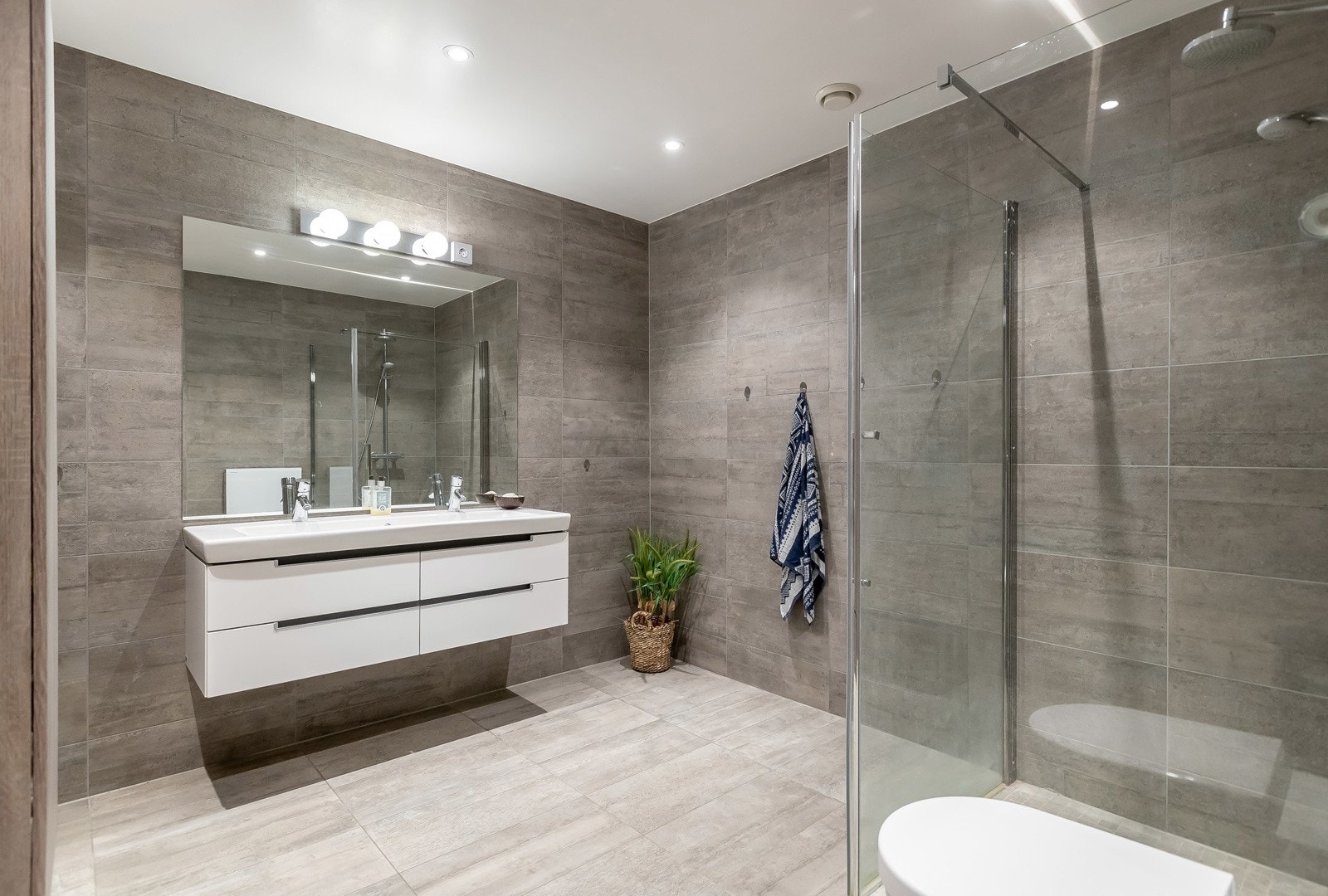 Hovedbadet i 1. etasje Galleribilde