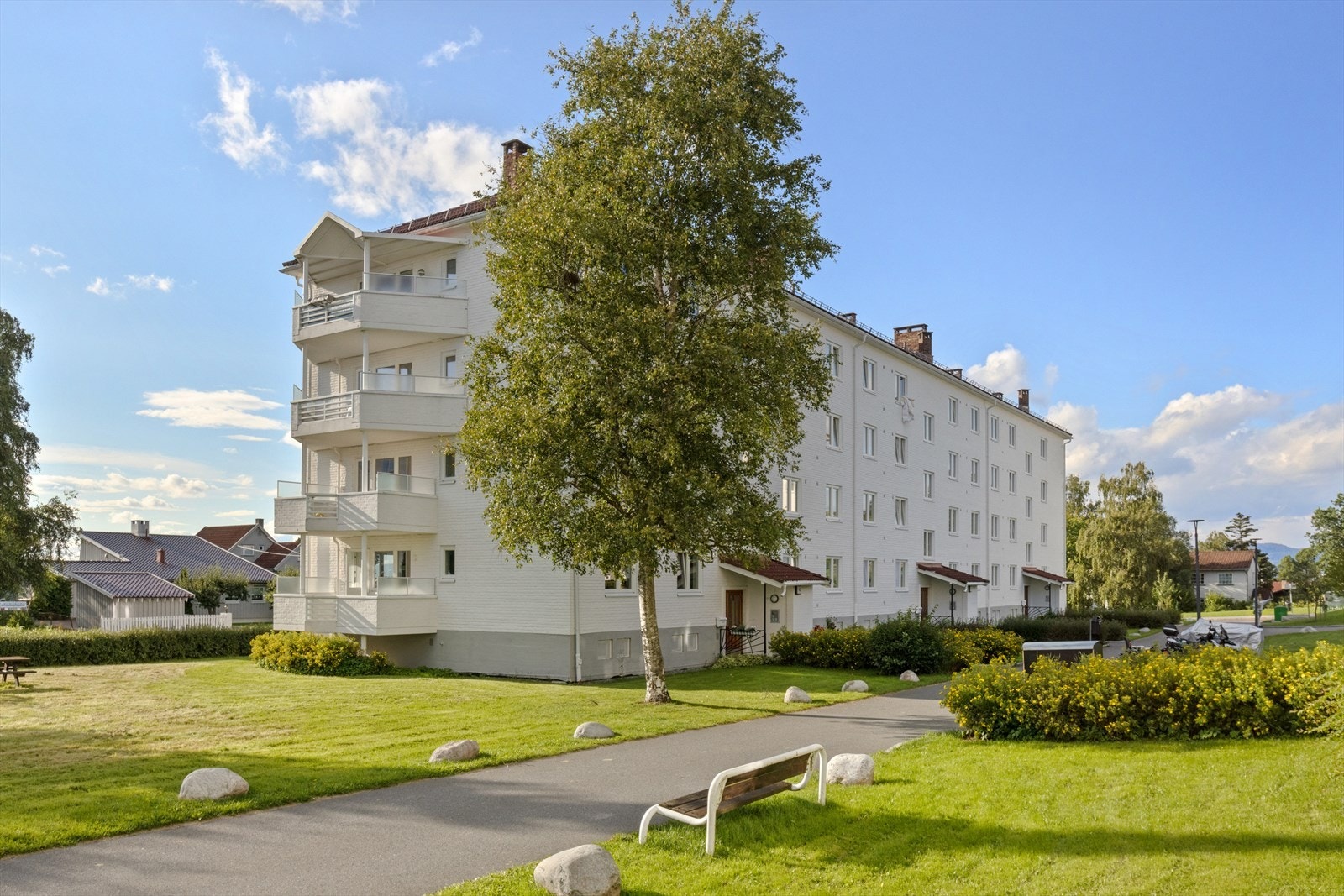 Leiligheten disponerer i tillegg en bod i kjeller på ca. 5 m² og en loftsbod på ca. 7 m². Galleribilde