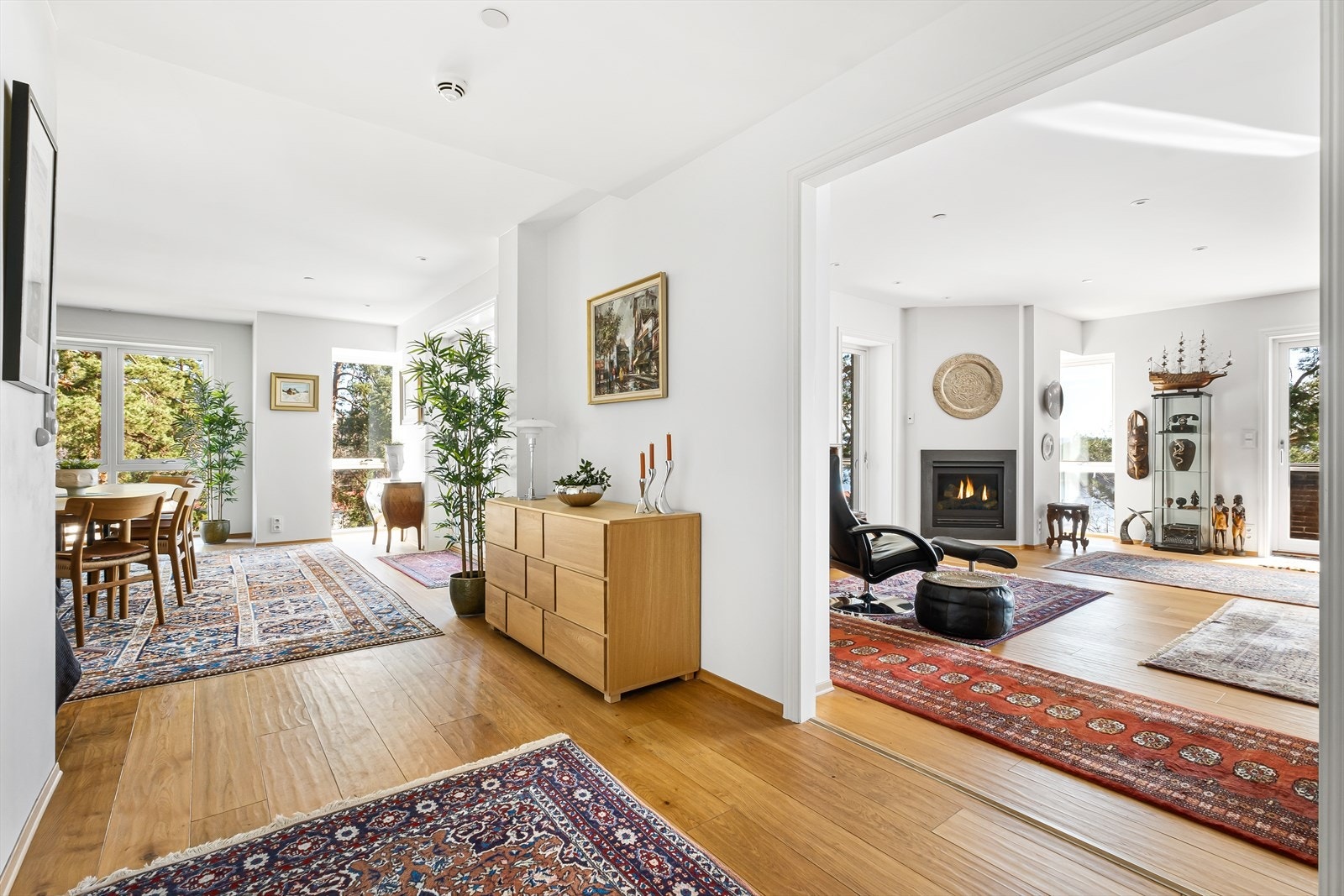 Akonto varmtvann/ oppvarming (vannbåren gulvvarme) og TV/ bredbånd (Viken Fiber) er inkludert i felleskostnadene. Galleribilde