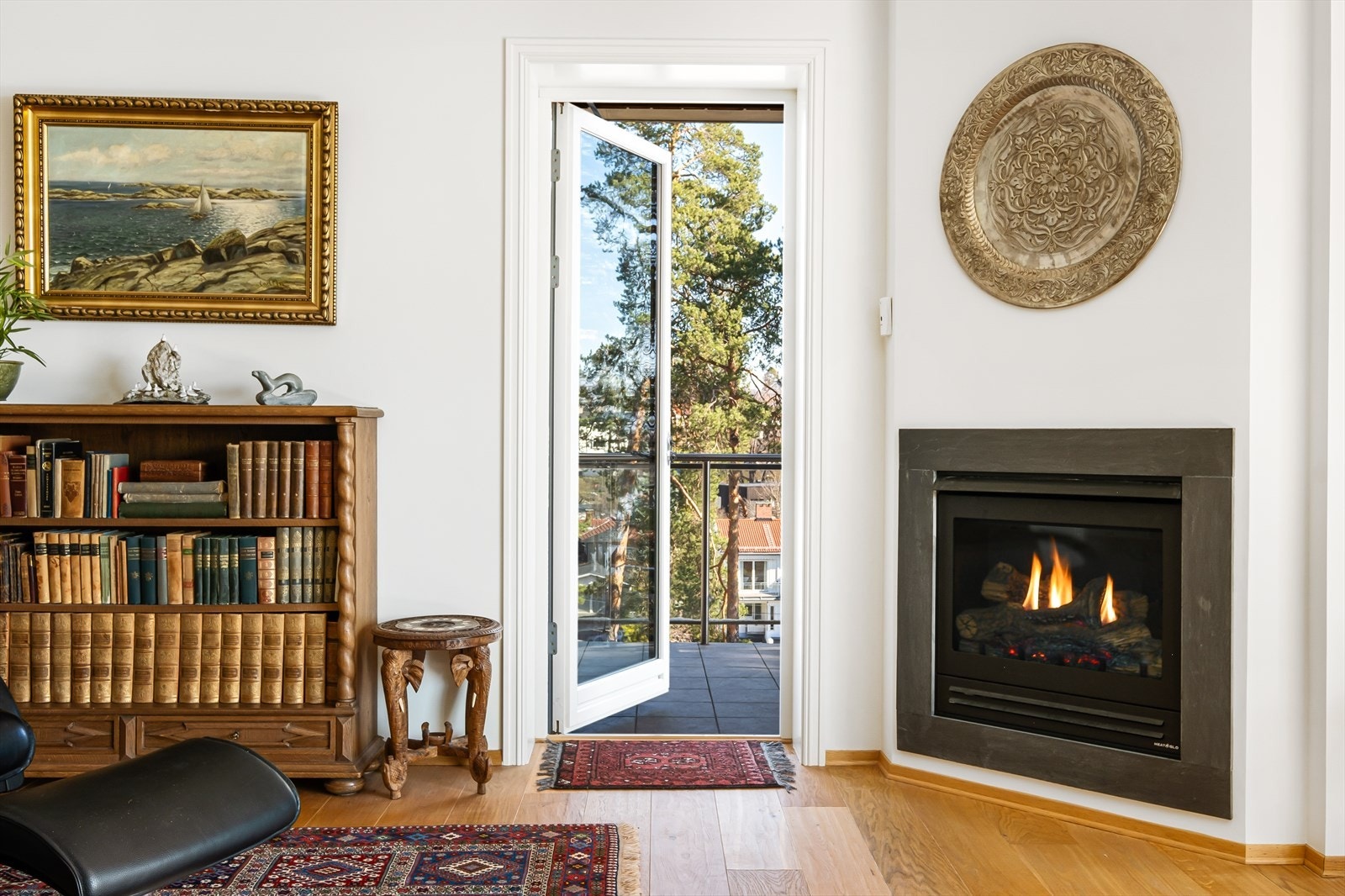 Fra stue/ spisestue er det også adkomst til en østvendt balkong. Galleribilde