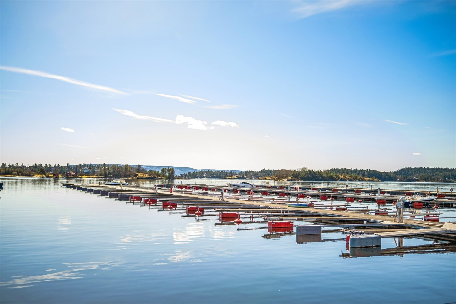 Eier disponerer en båtplass som kan kjøpes ved siden av. Galleribilde