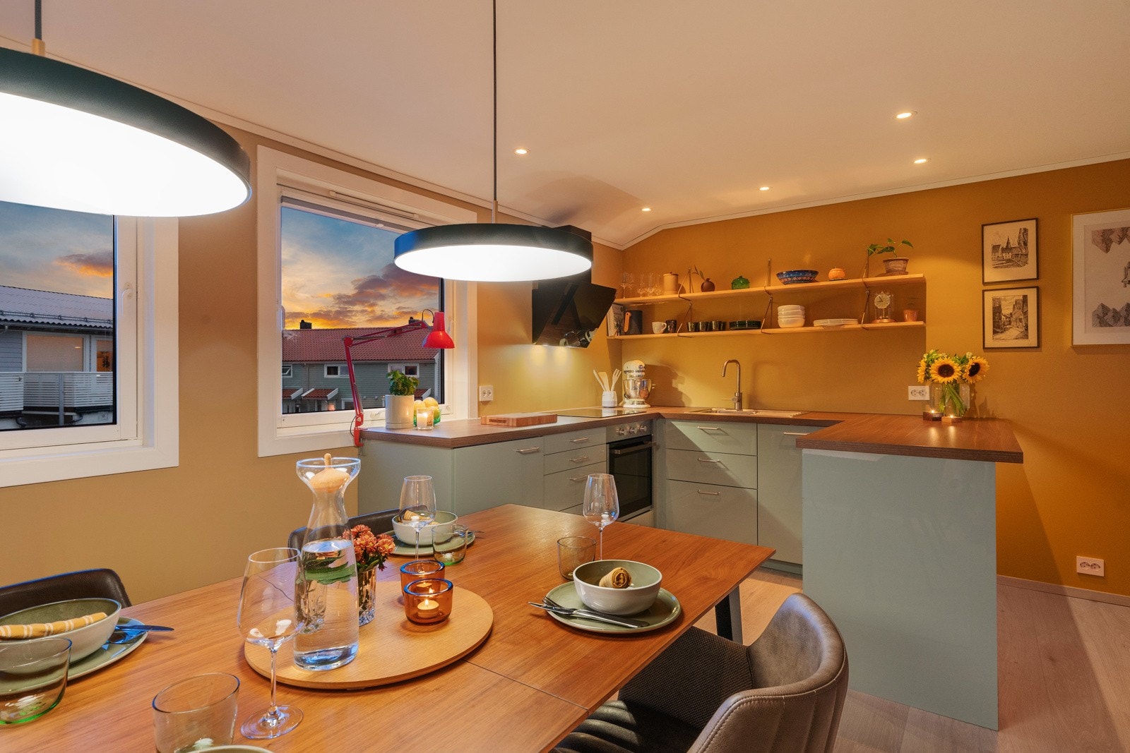 EIE Eiendomsmegling v/ Jr. Partner Håkon Hovland presenterer Stadsfysikus Wyllers gt. 9! Galleribilde