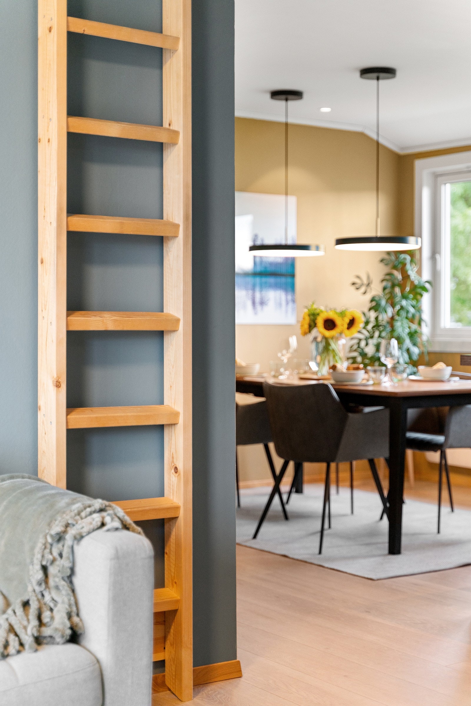 Tilkomst til praktisk hems for lagring. Galleribilde