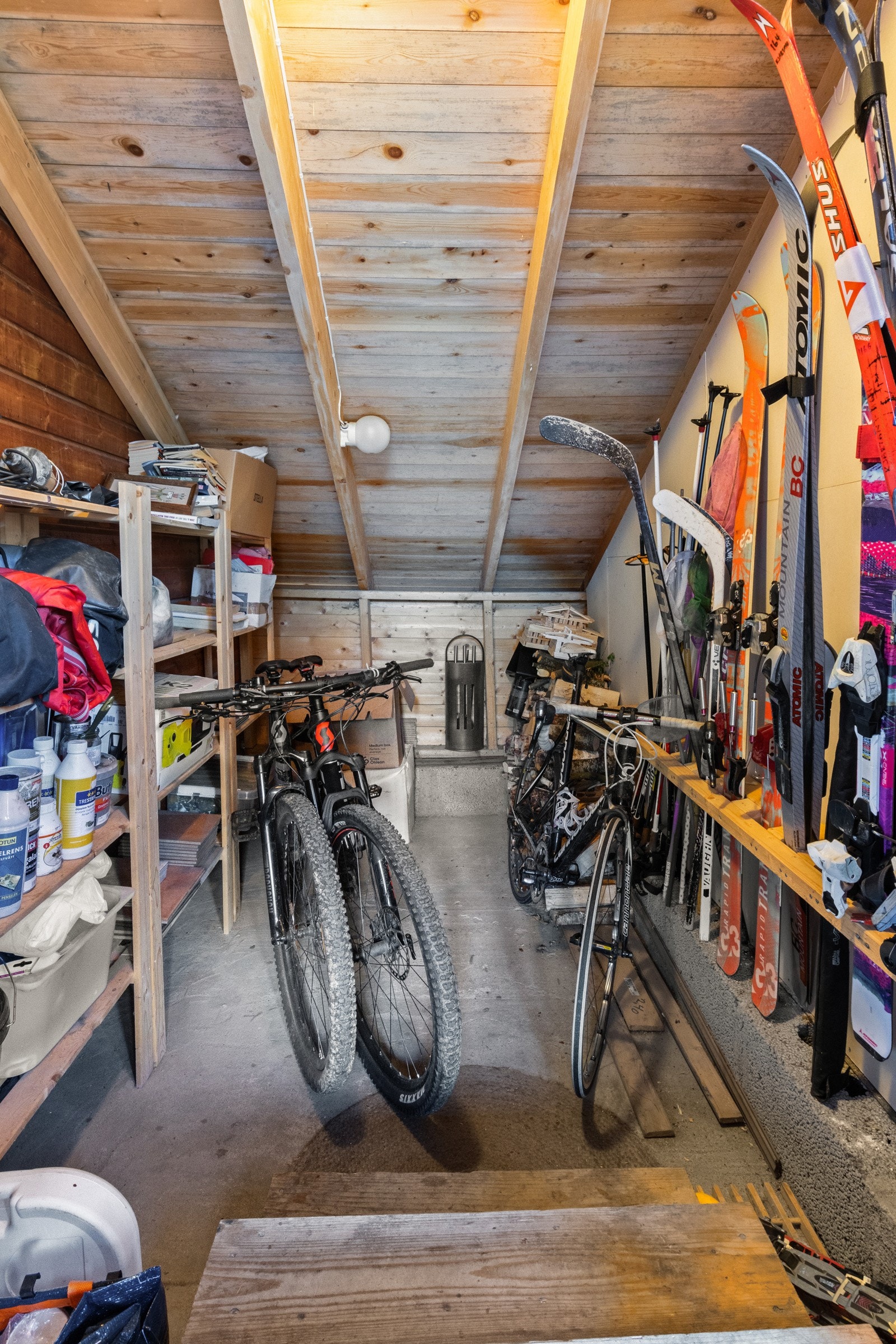 Praktisk sportsbod i tilknytning til inngangspartiet Galleribilde