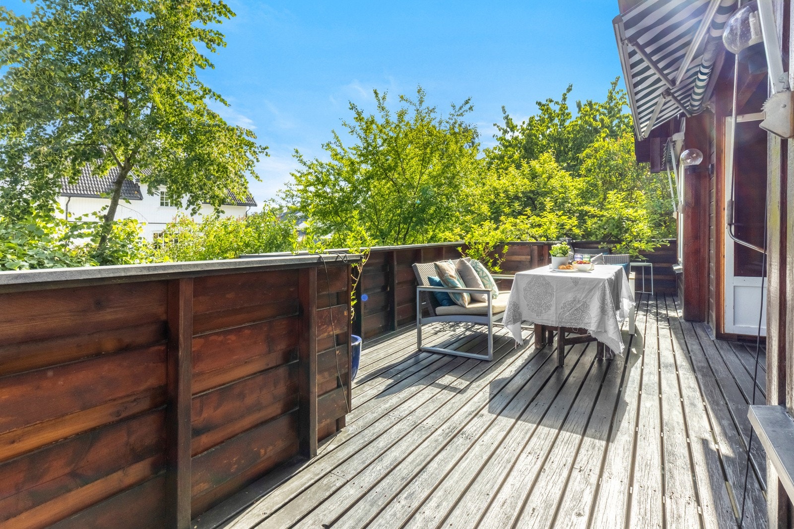 Det er god plass til langbord Galleribilde