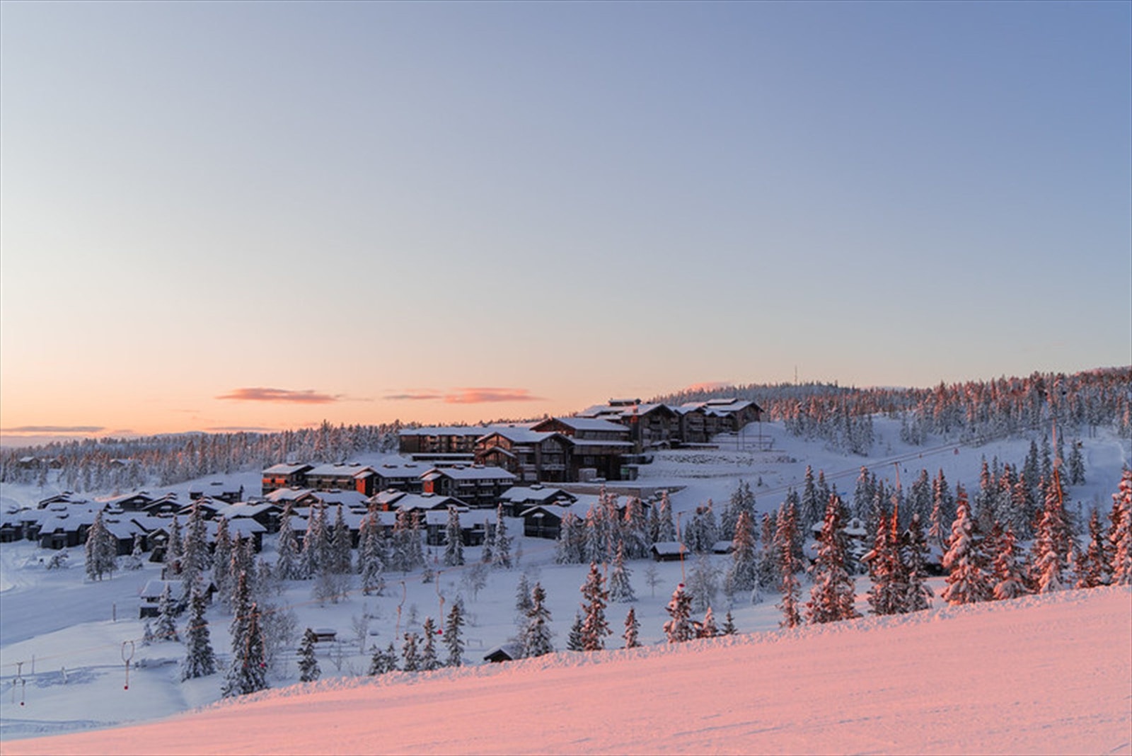 Norefjell Ski og Spa, sett fra alpintbakken. Galleribilde