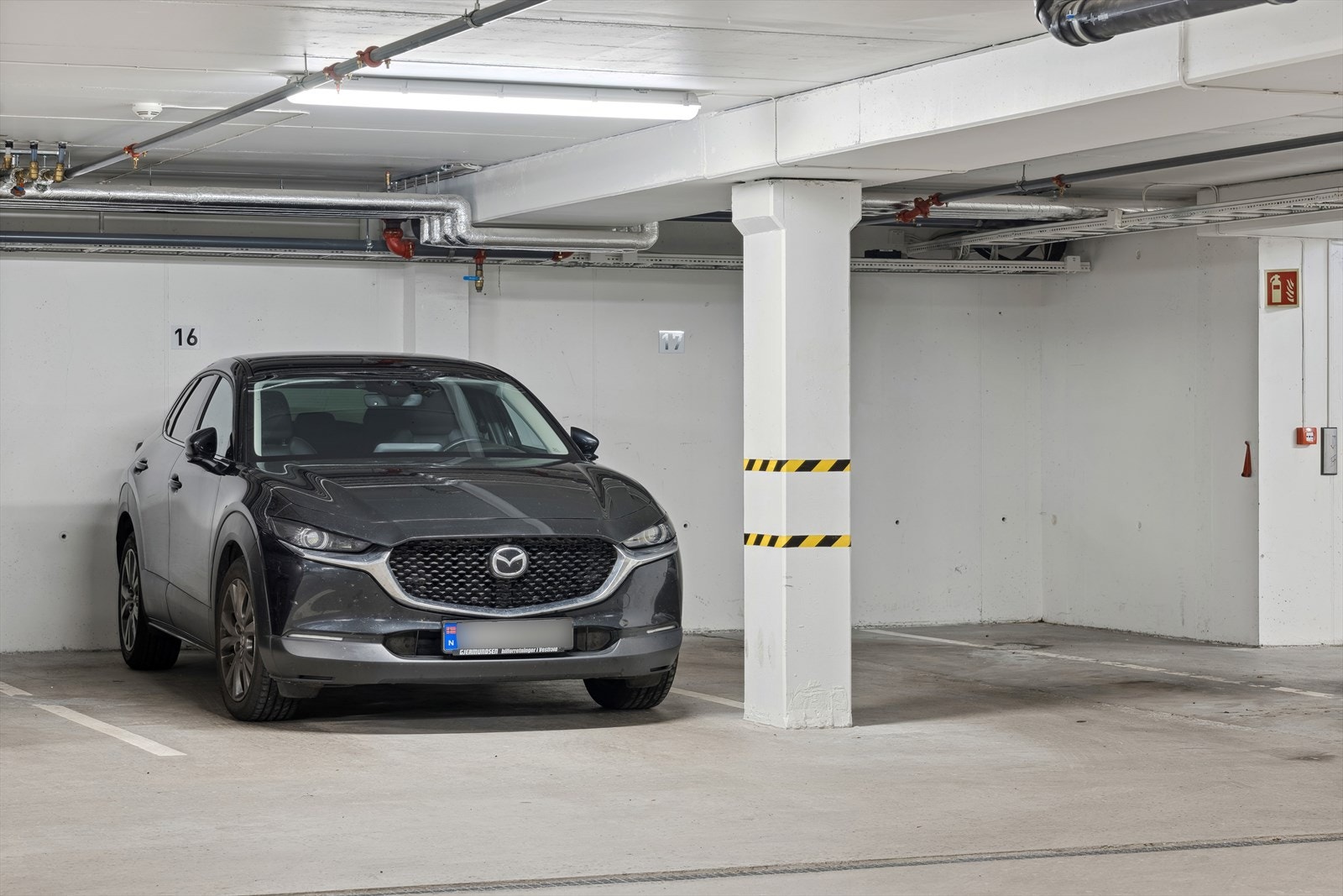 1 parkeringsplass i kjeller medfølger. Galleribilde