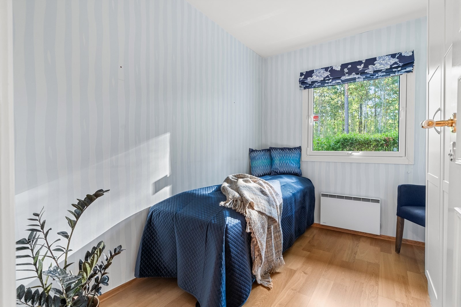 Soverom nr. 2 og 3 har inngang fra hhv. vaskerom og entré. Galleribilde