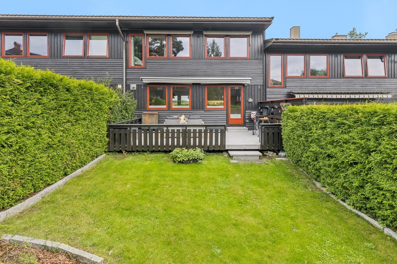 På solrike sommerdager er uteplassen et flott sted å være. Galleribilde