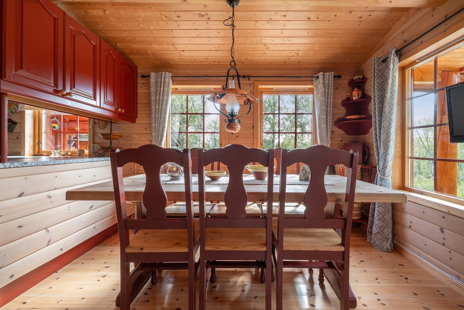 Spisestue. Galleribilde