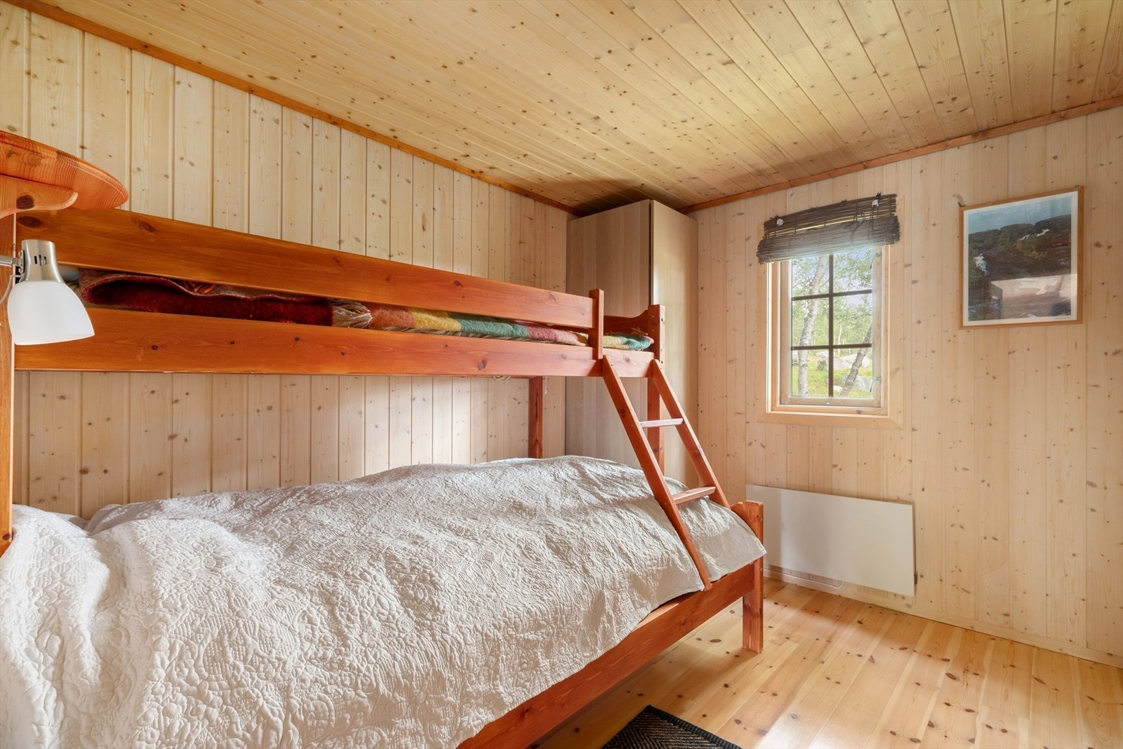 Hytta har to soverom. Her vises soverom 1. Galleribilde