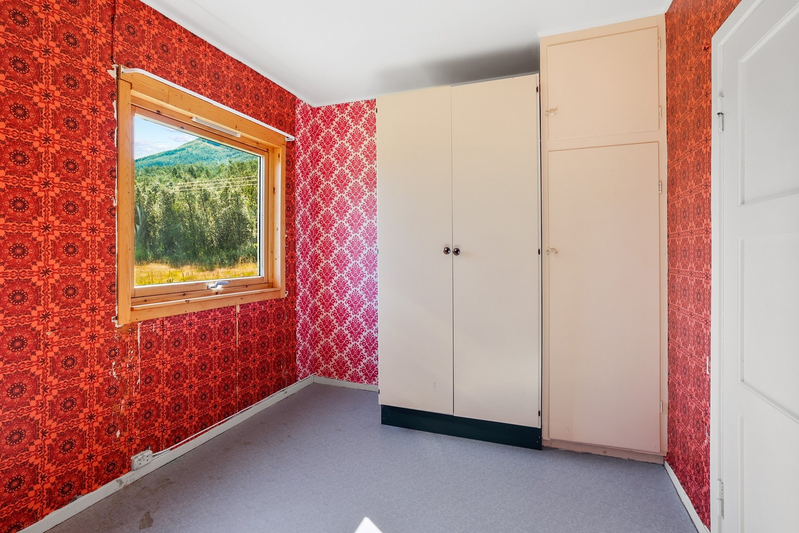 Soverommet har oppbevaringsmuligheter i innebygd skap. Galleribilde