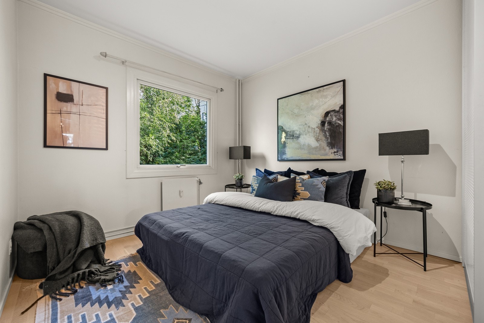 Hovedsoverom - alle soverommene ligger på skyggesiden om kvelden, slik at det er kjølig om natten Galleribilde