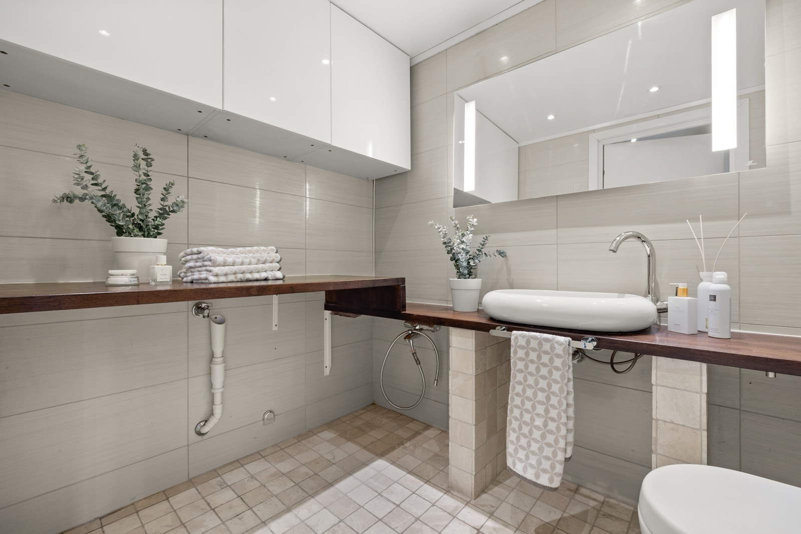 Pent flislagt bad fra 2012 Galleribilde