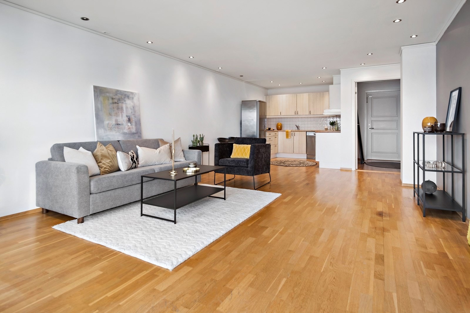 Kjøkken i bakkant av stuen Galleribilde