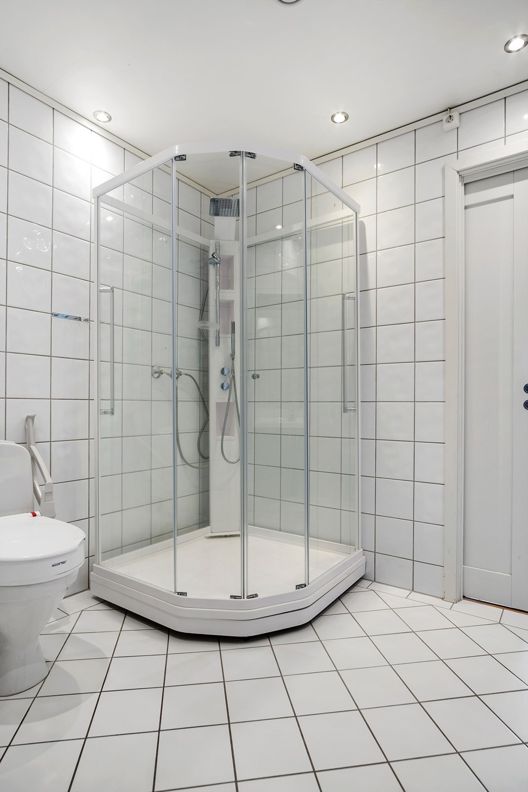 Dusjkabinett skiftet i 2022 Galleribilde