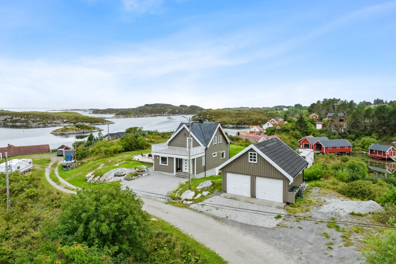 Romslig dobbeltgarasje på 48 kvm. Galleribilde