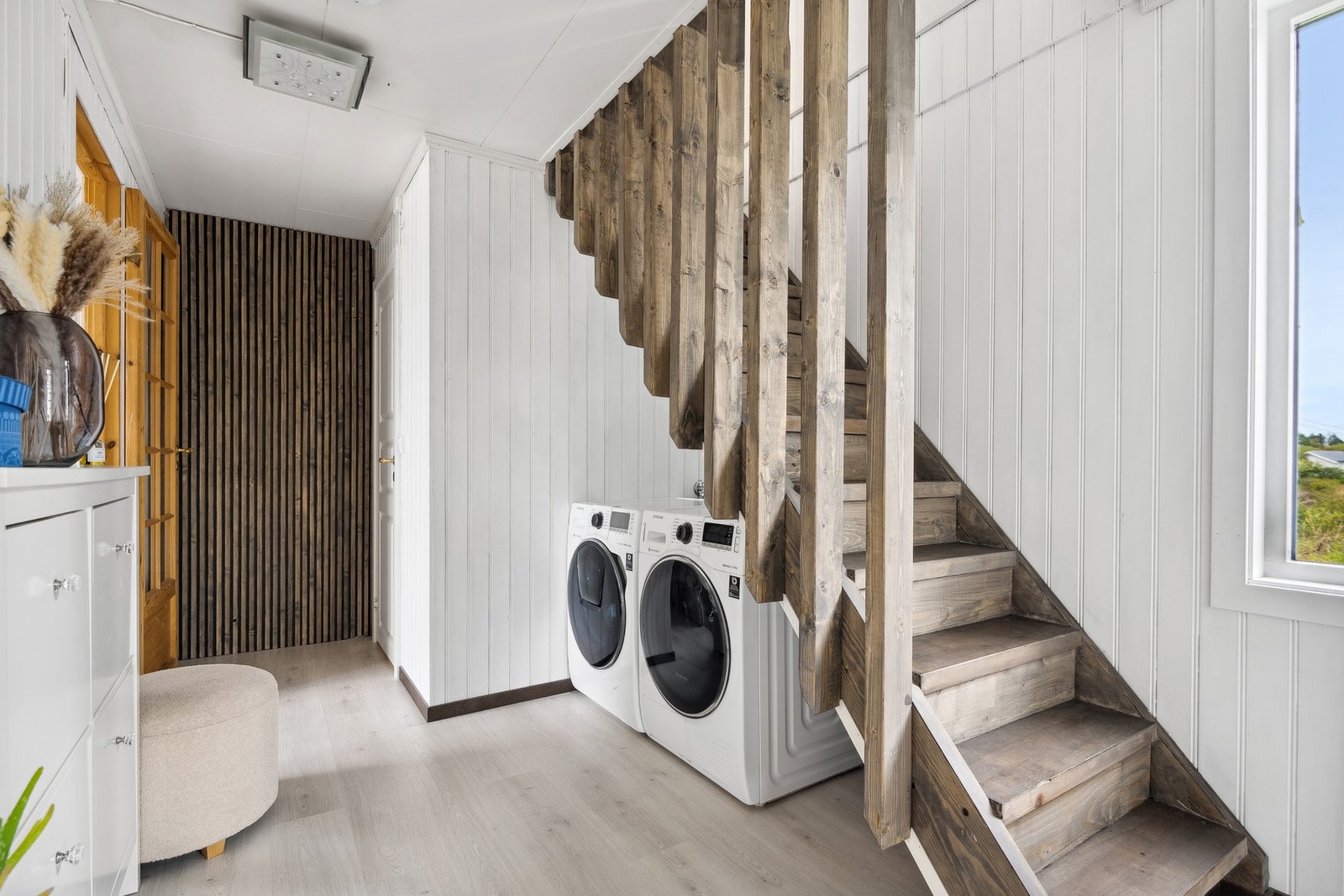 Gang/trapperom Galleribilde