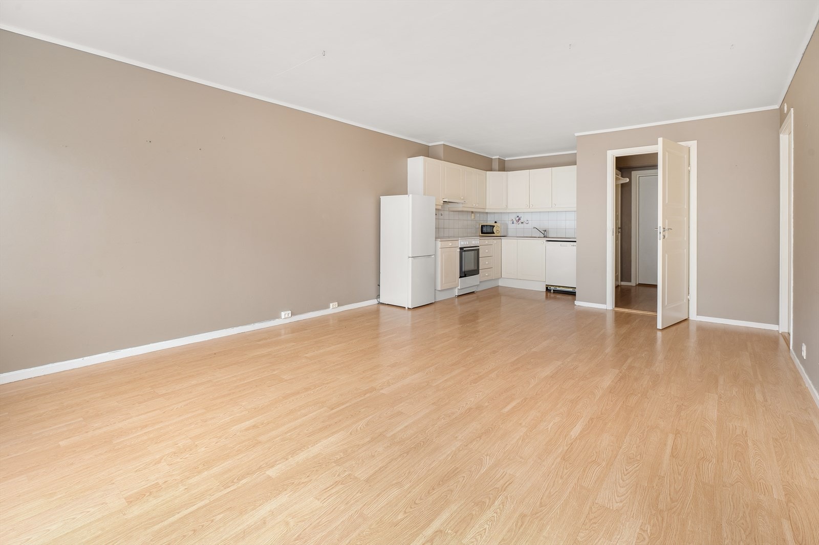 Stue mot kjøkken Galleribilde