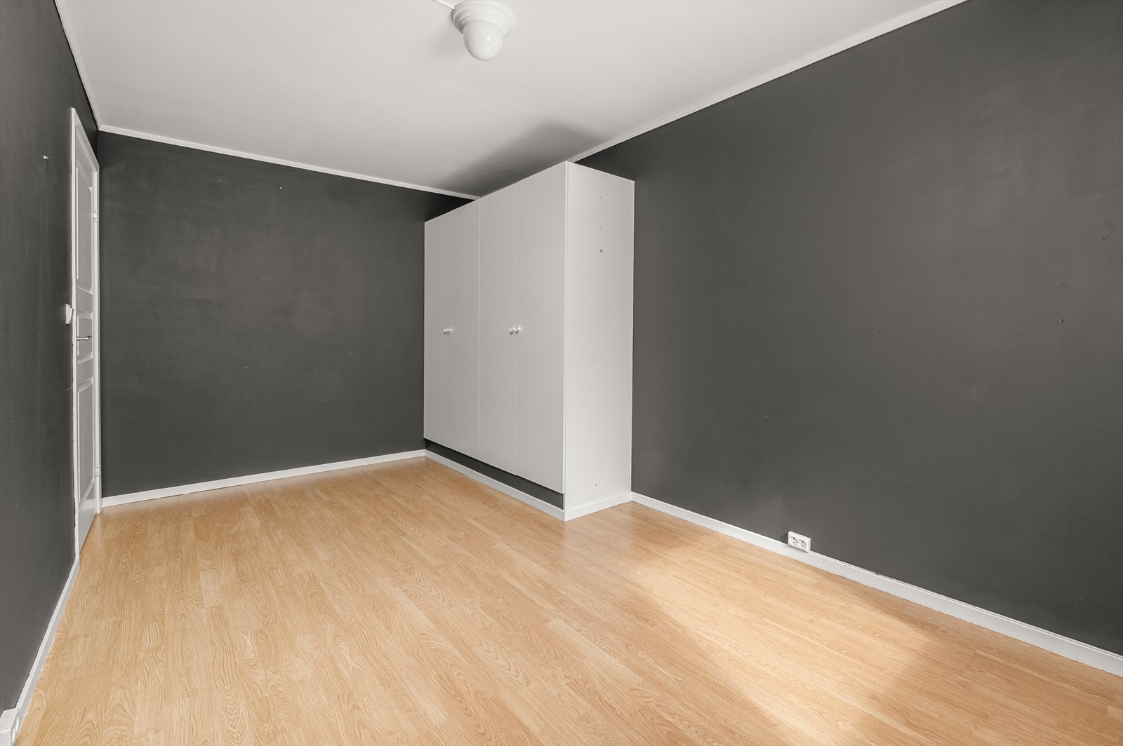 Garderobeskap på soverom Galleribilde