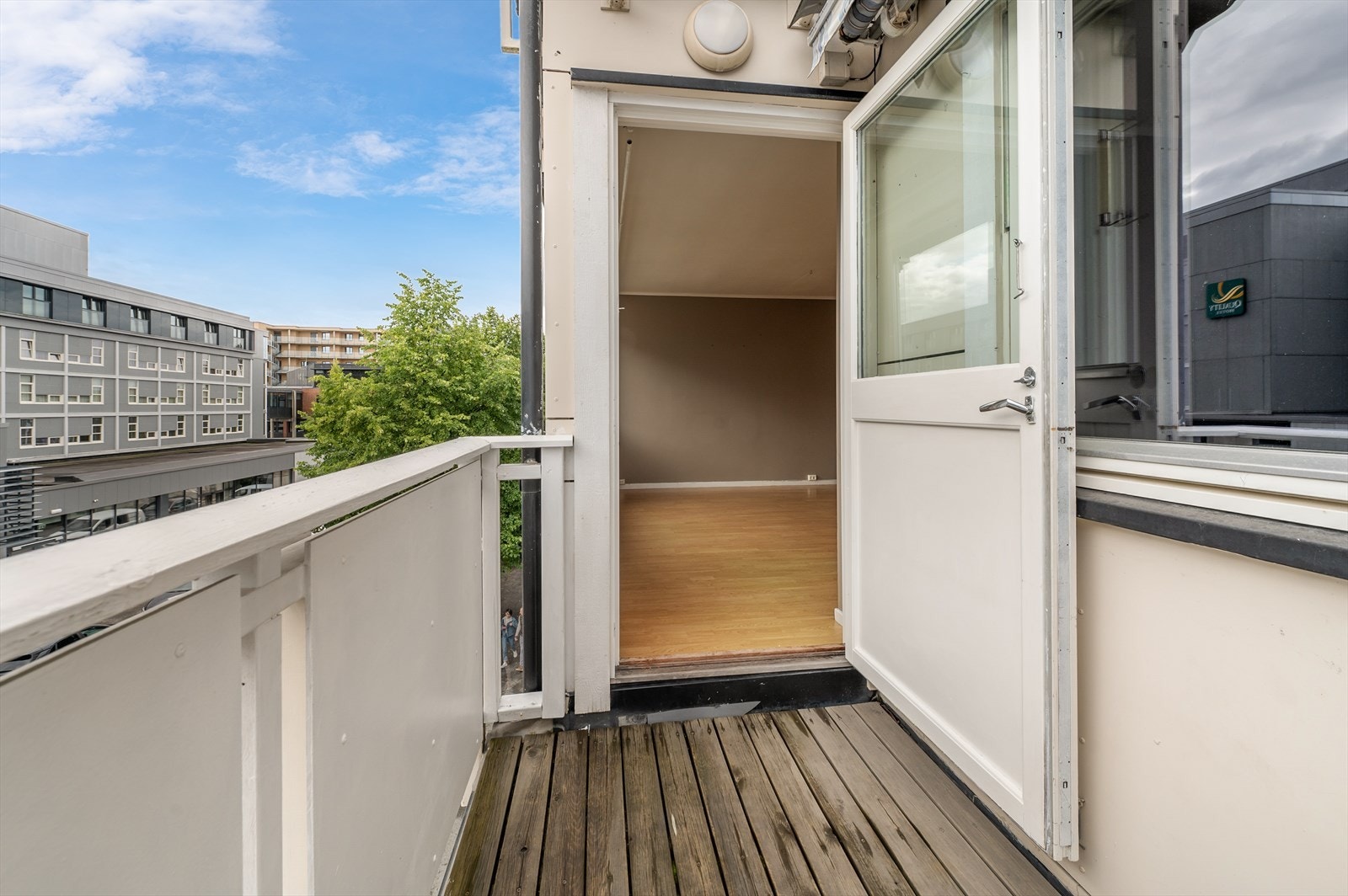 Utgang balkong fra stuen Galleribilde