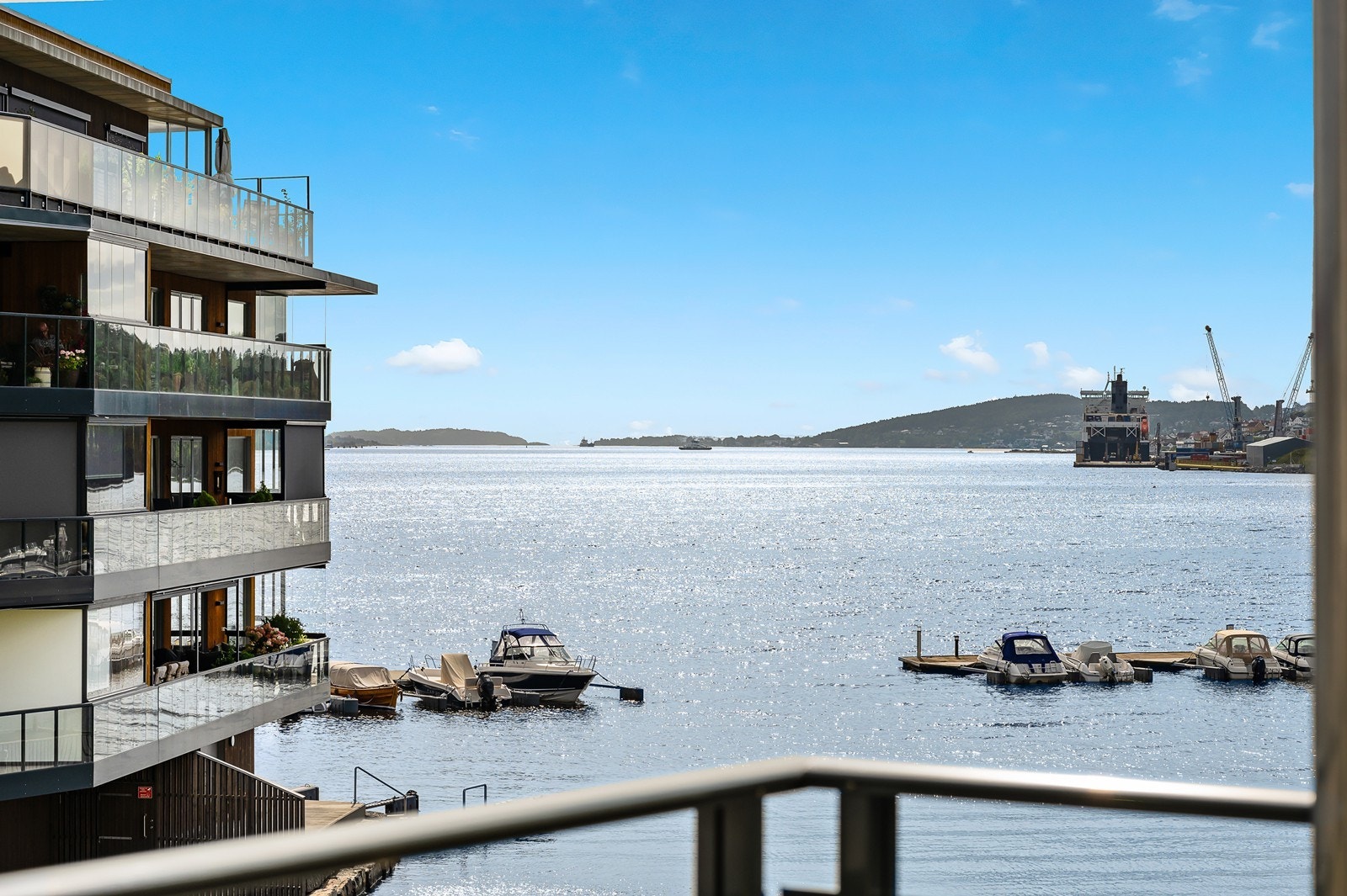 Flott utsikt utover Eidangerfjorden Galleribilde