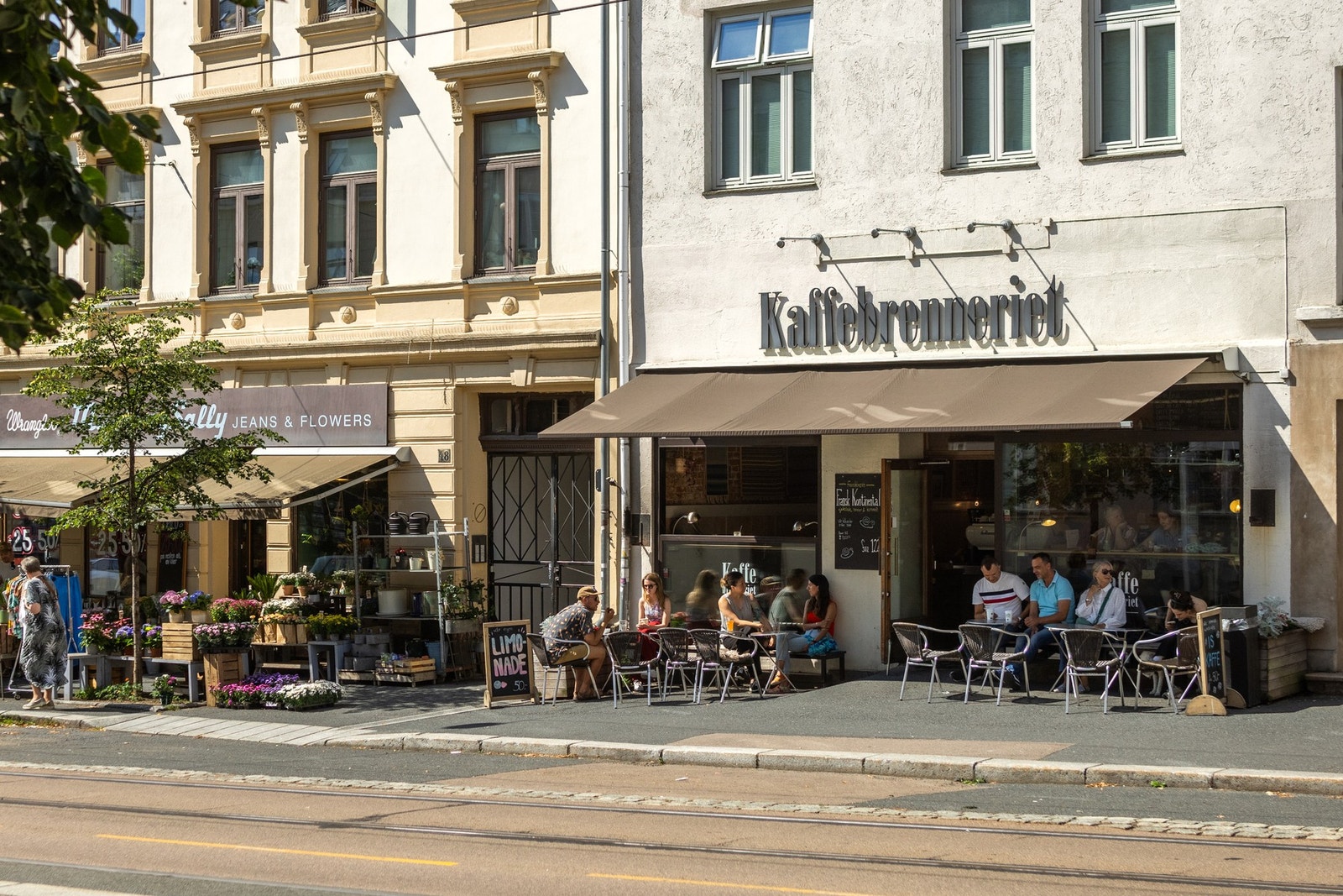 Finnes utallige kafeer i området. Galleribilde