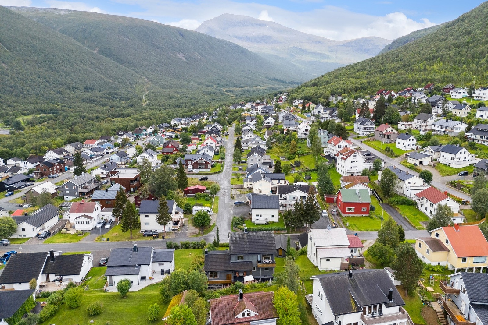 Nært buss og Spar butikk Galleribilde