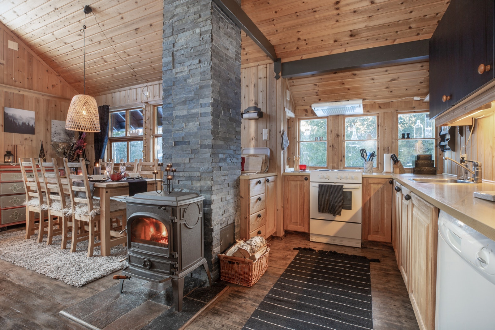 Stue med åpen kjøkkenløsning Galleribilde