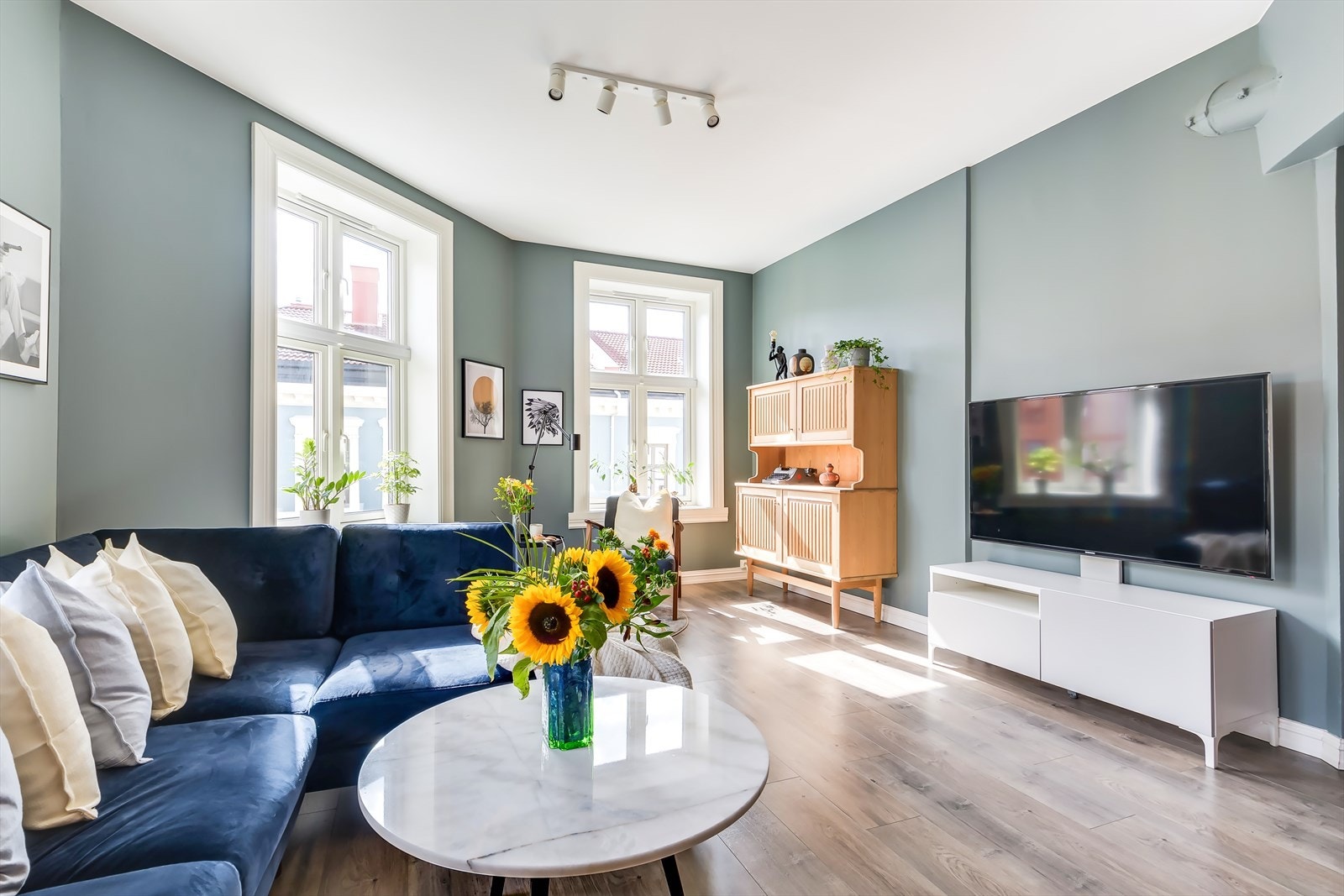 Hjørneleilighet med utsyn til Ekebergåsen fra stua. Galleribilde