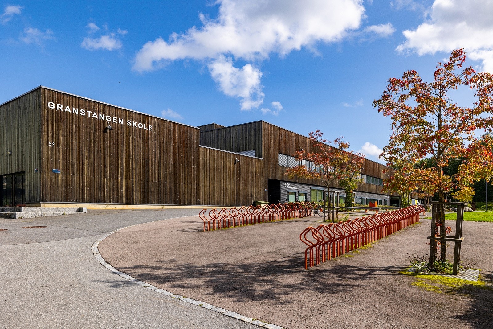 Leiligheten har gangavstand til skole... Galleribilde