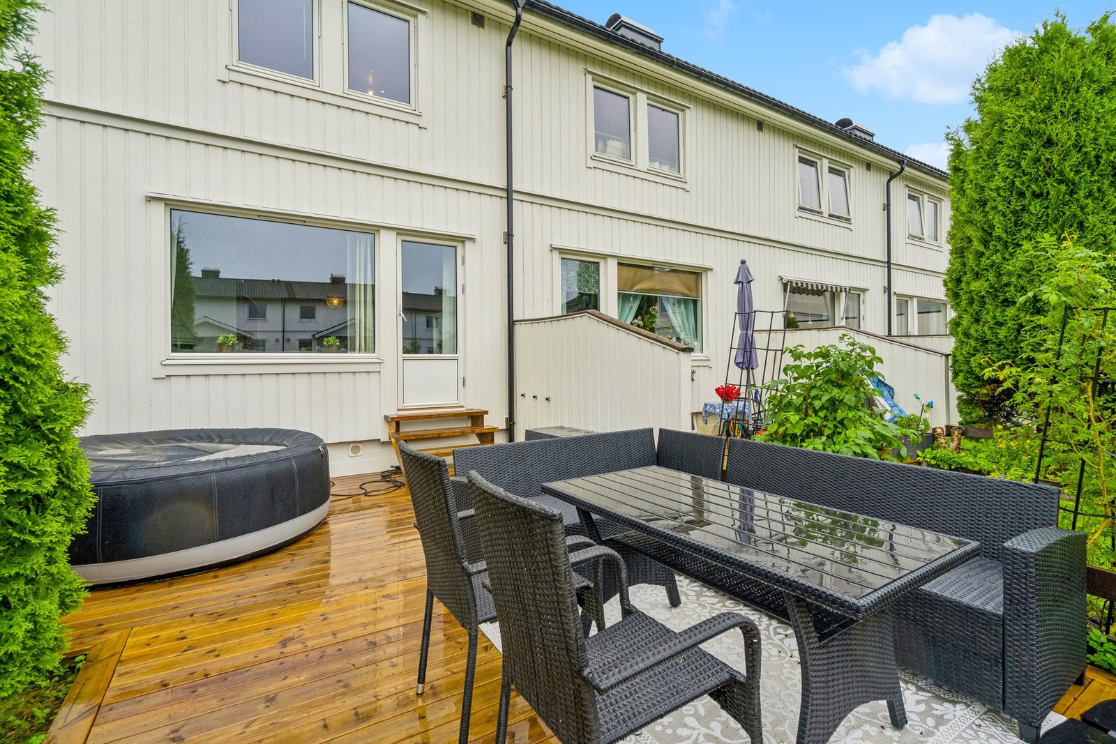 Terrasse er fornyet og utvidet i 2023. Galleribilde