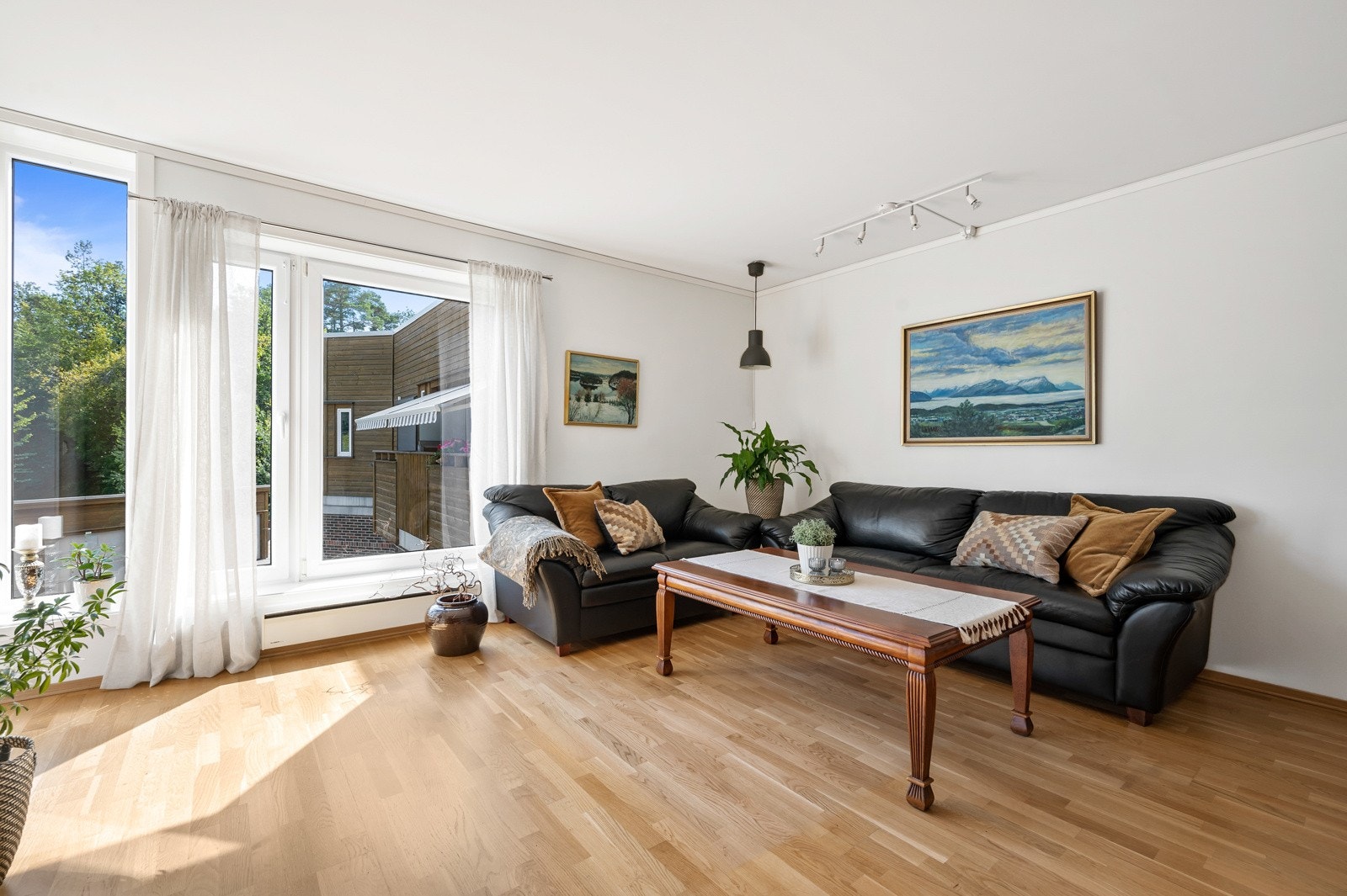 Tidløst og lyse farger samt naturlig lys er bevist å bedre bo- og livskvaliteten. Galleribilde