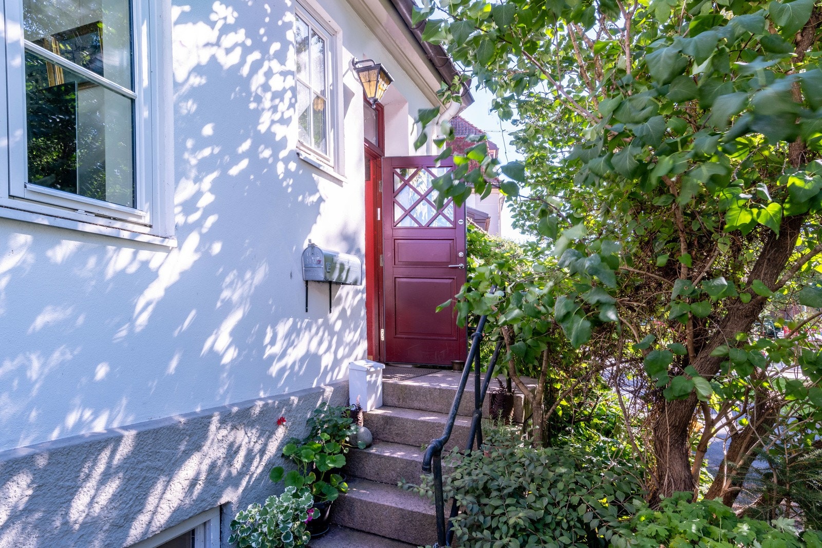 Inngangsparti. Galleribilde