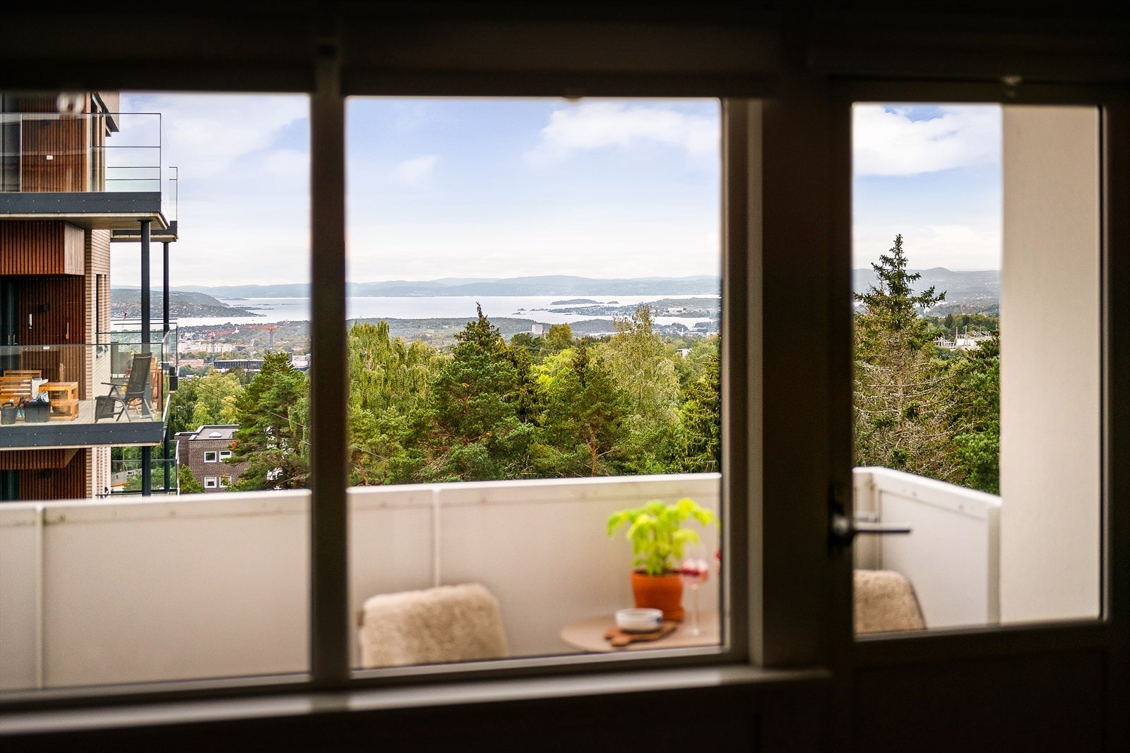 Med leilighet i 8. etasje får du en sjelden utsikt over den fantastiske Oslofjorden. Galleribilde
