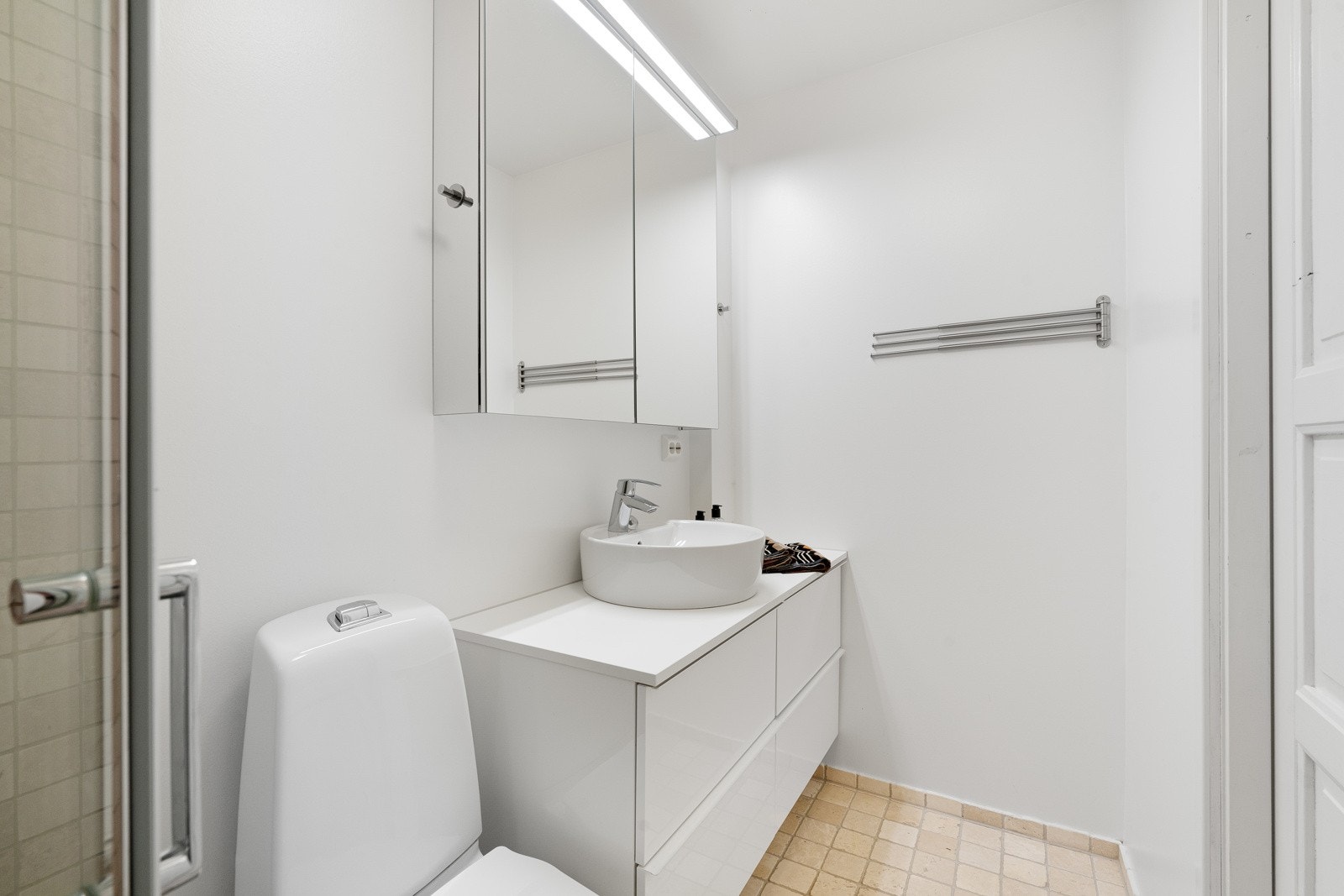 Lekkert fliselagt bad fra 2018. Galleribilde