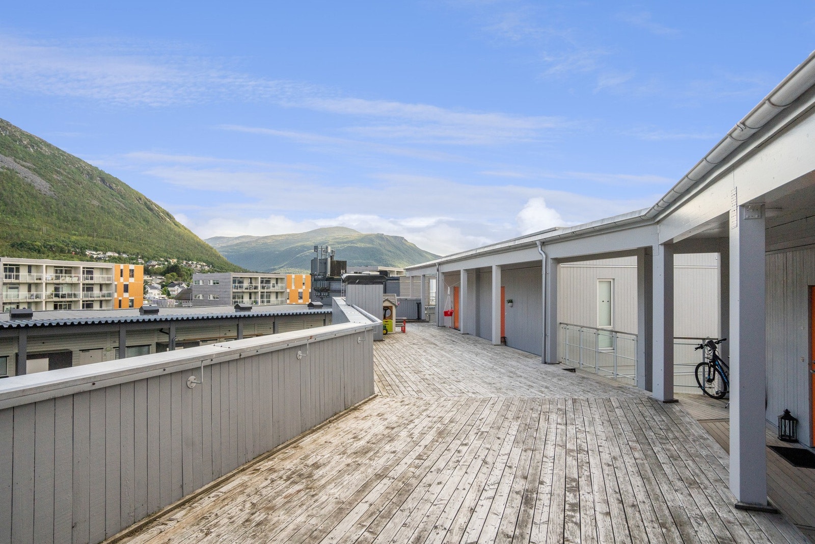 Tomasjordnes er en flott bydel i maritime omgivelser på fastlandssiden. Galleribilde
