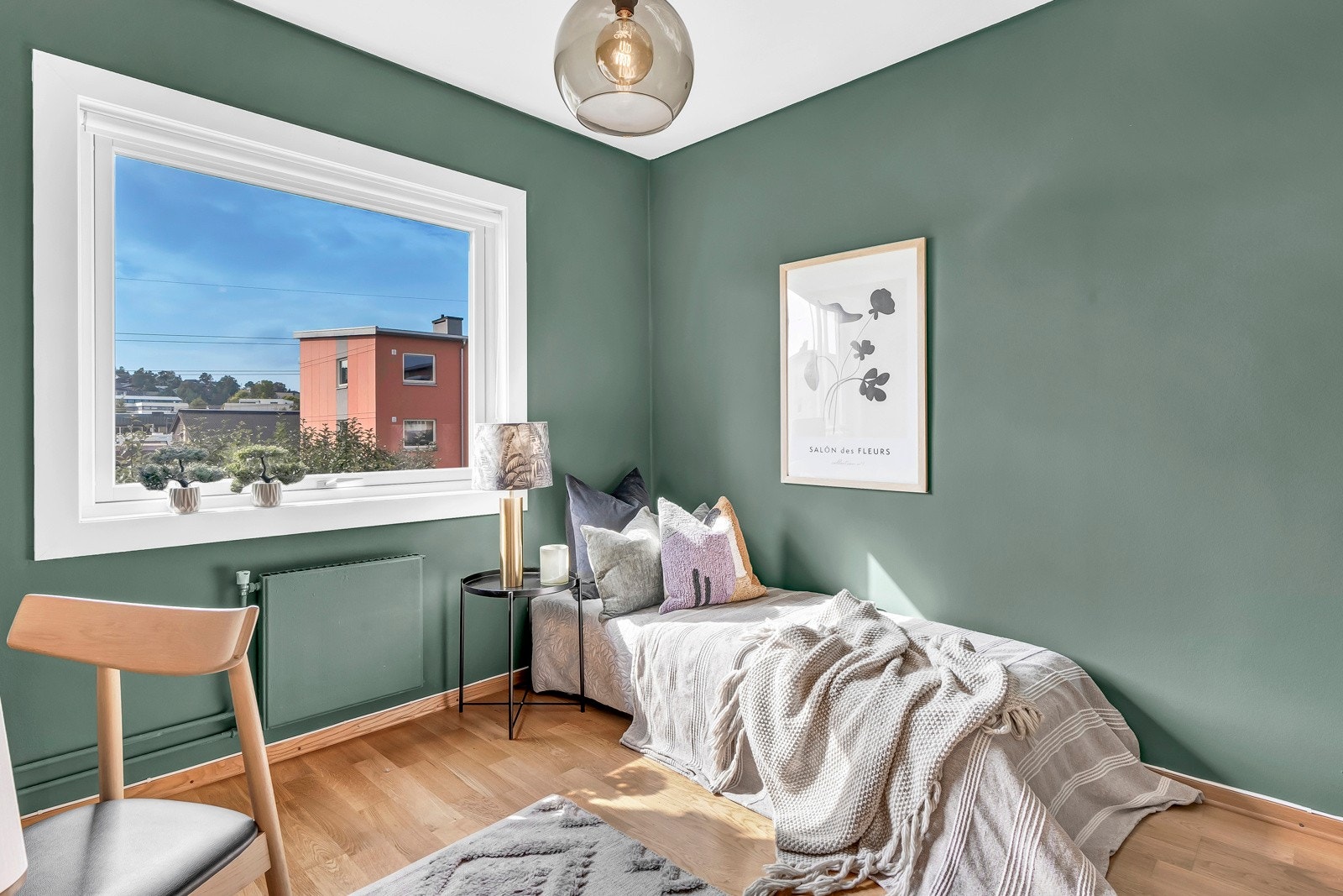 Rommet passer perfekt som barne-/gjesterom eller kontor, alt etter behov. Galleribilde