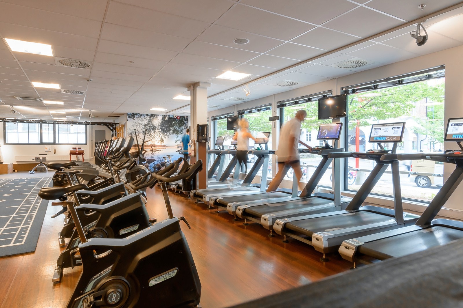 Det er tilgang til en rekke fasiliteter som apotek, Kiwi, frisør og treningssenter i Kværnerbyen. Galleribilde