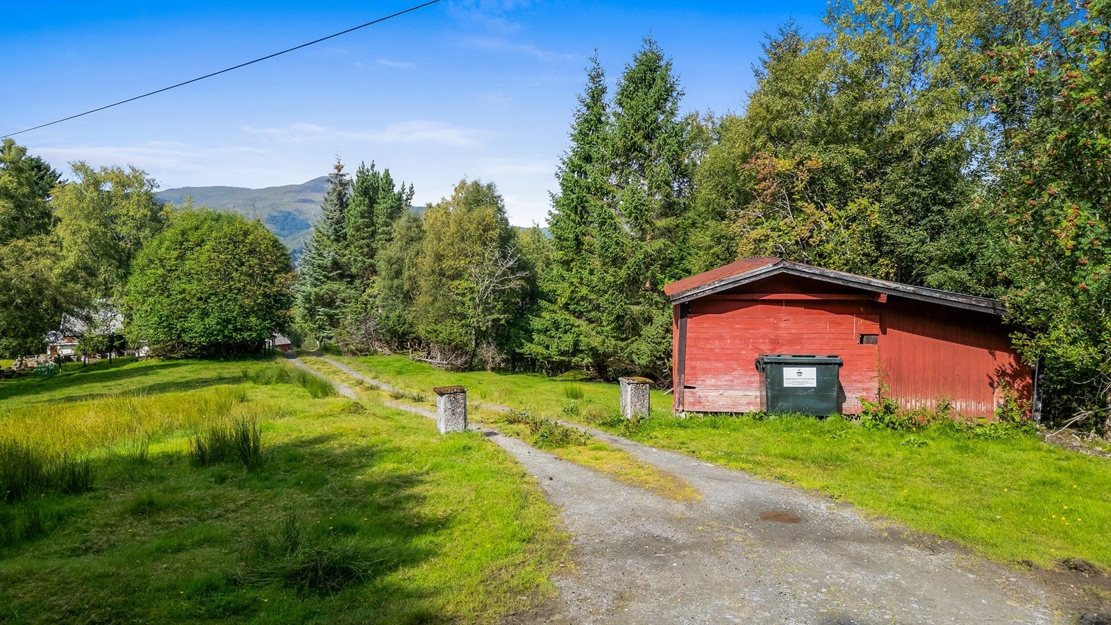 Veg ned til eigedomen Galleribilde